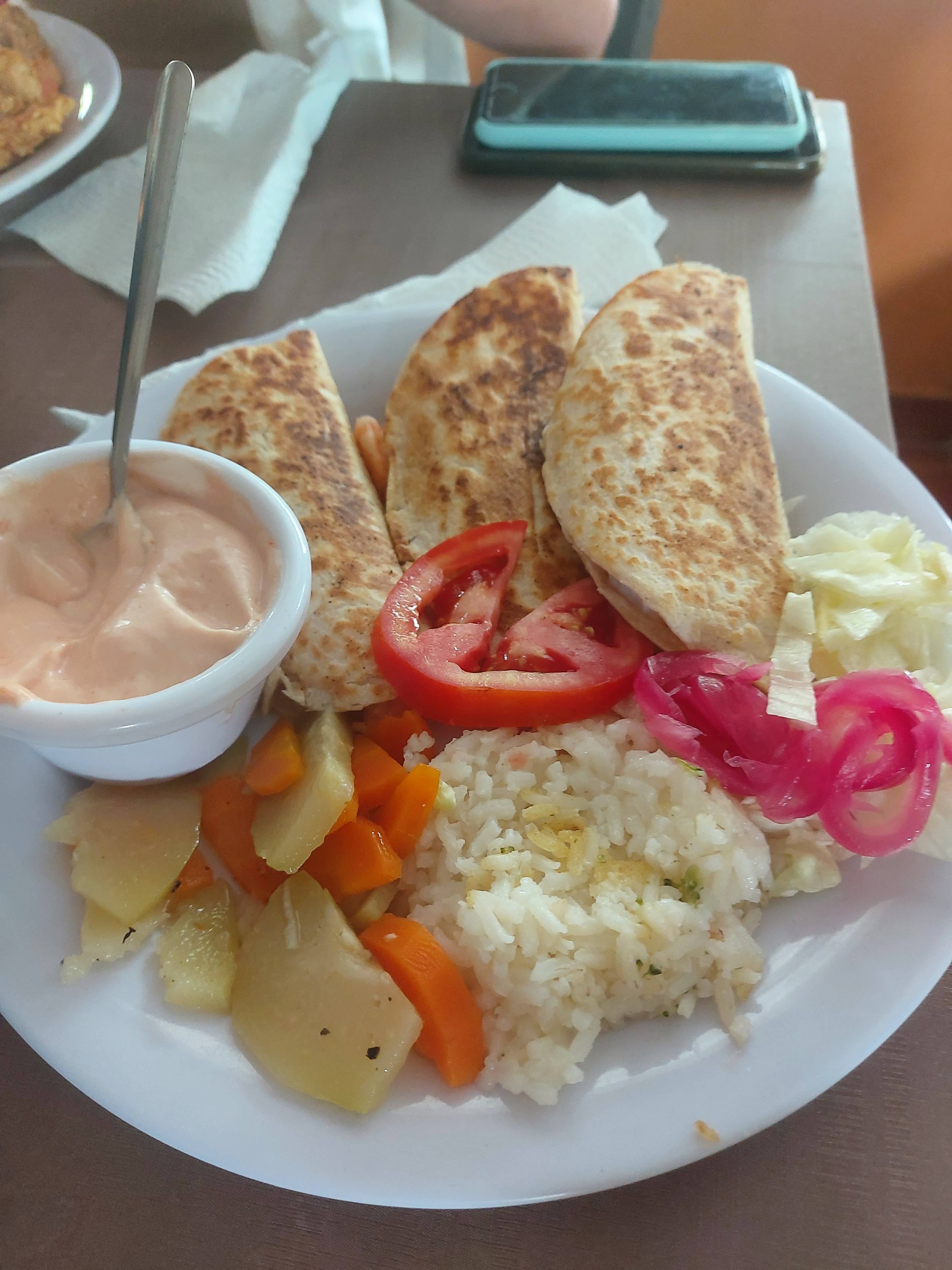 Restaurant y coctelería: el amigo chino image 7