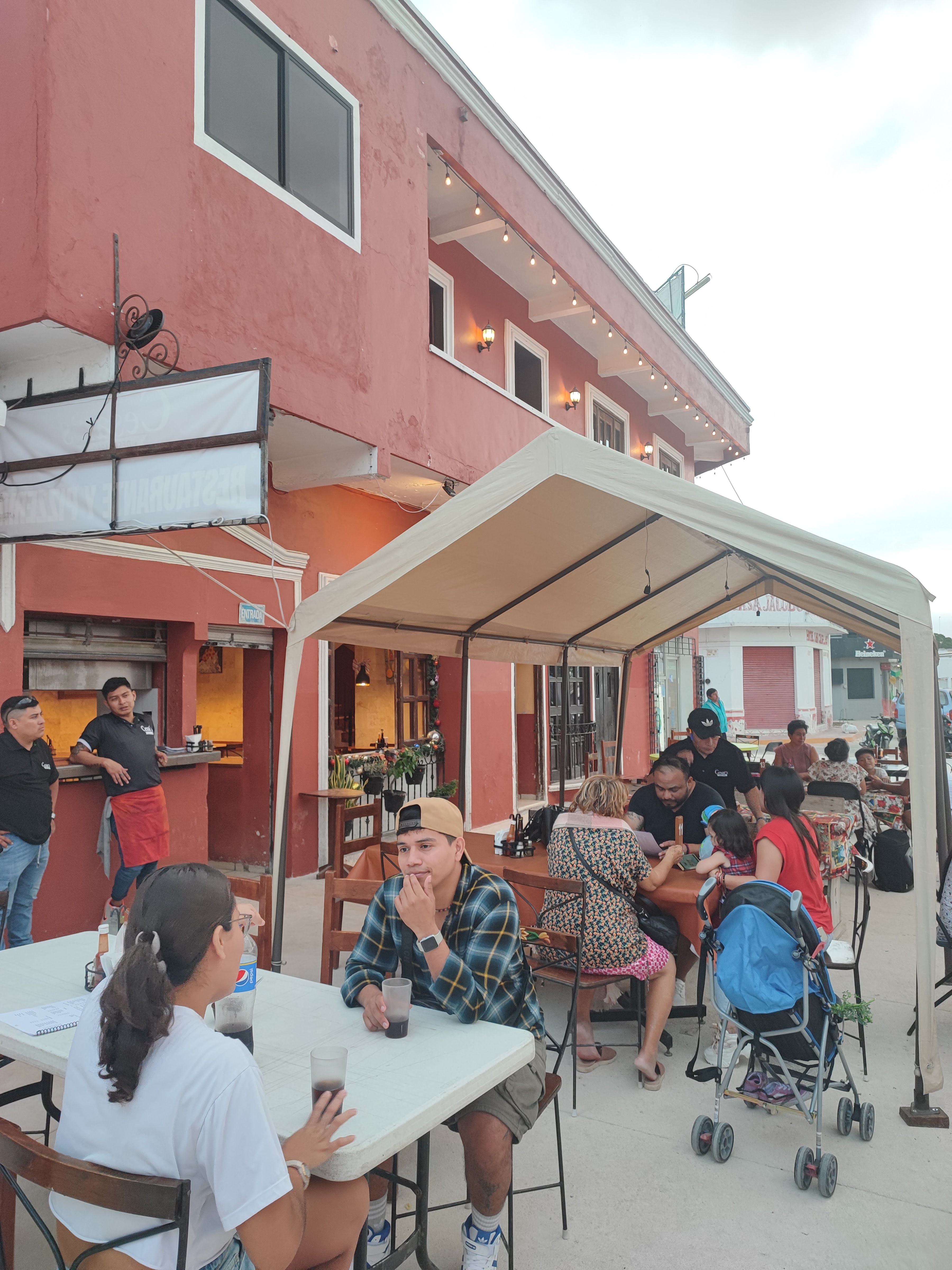 Cesar's Pizzería Y Restaurante image 8