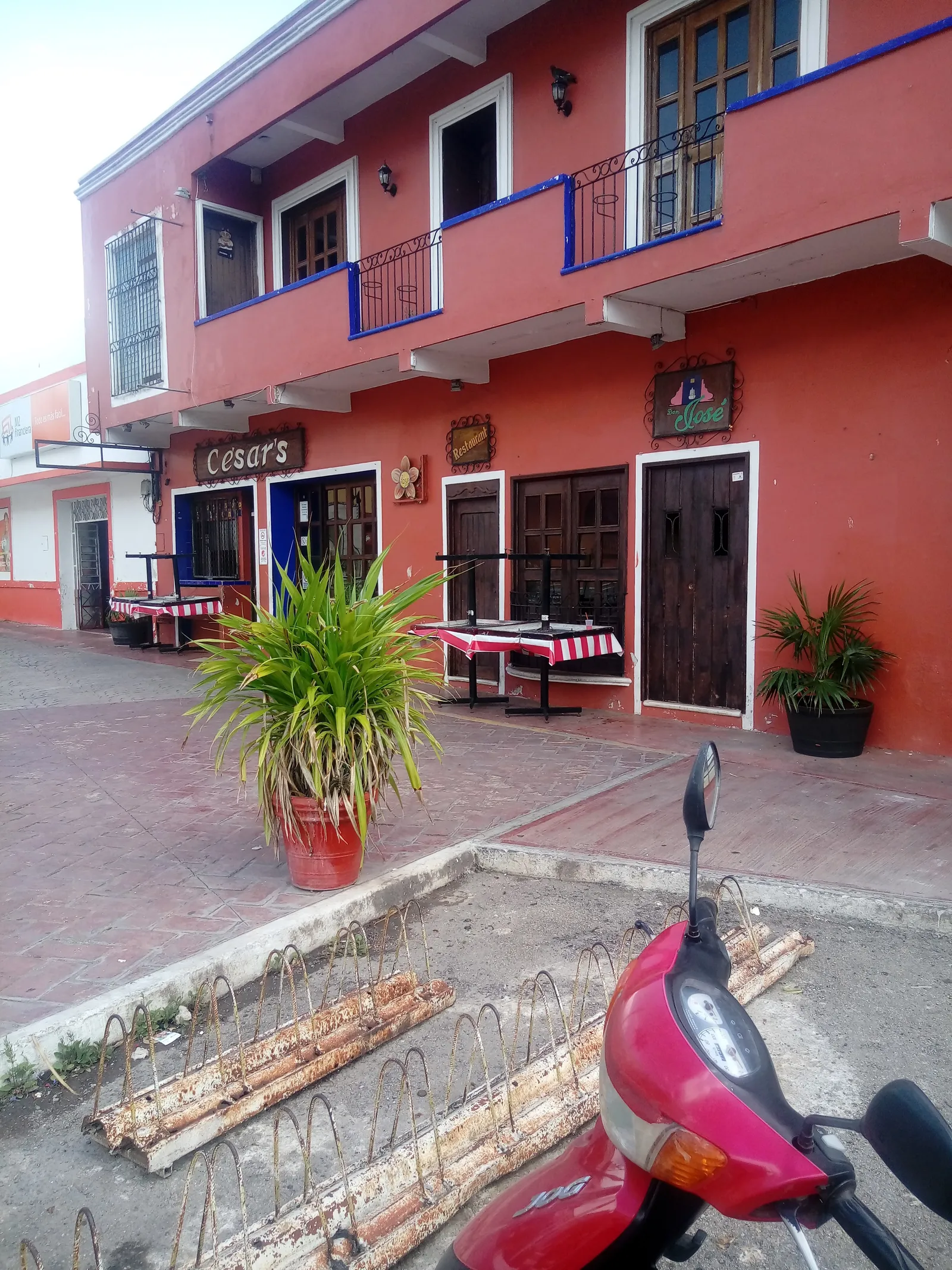 Cesar's Pizzería Y Restaurante image 9