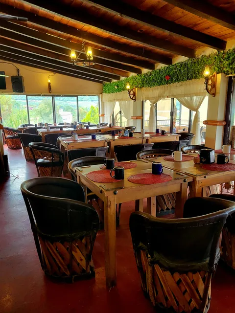 Fortune Lookout Restaurant image 5