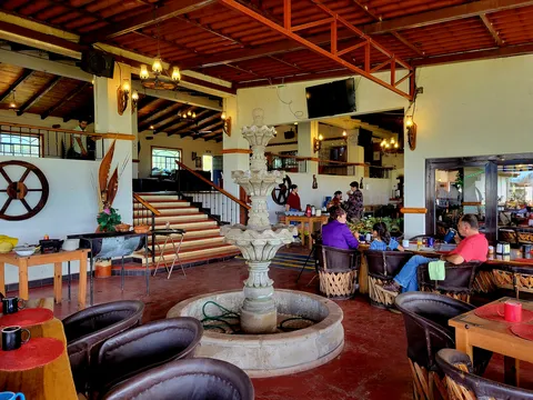Fortune Lookout Restaurant image 6