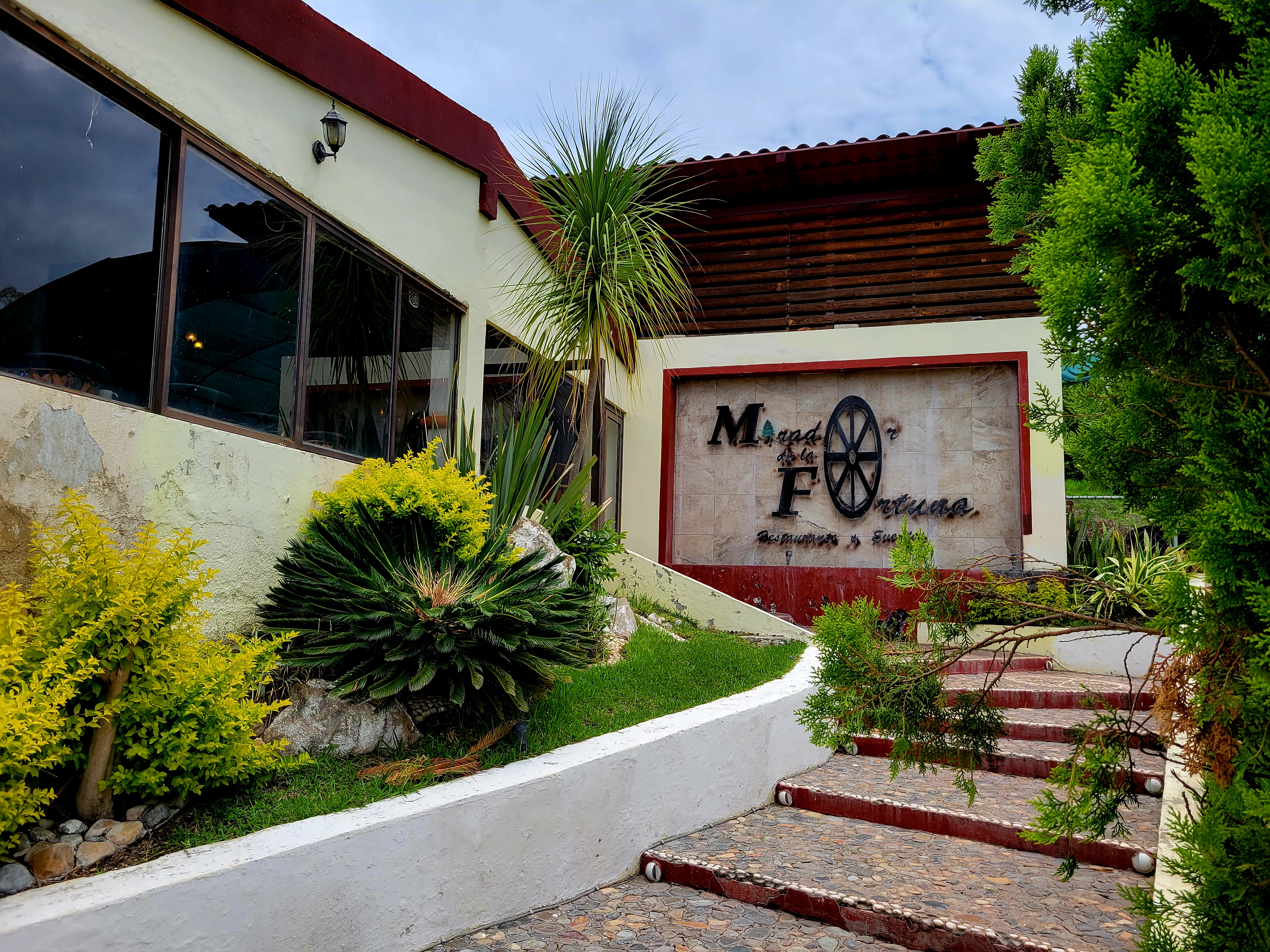 Fortune Lookout Restaurant image 7