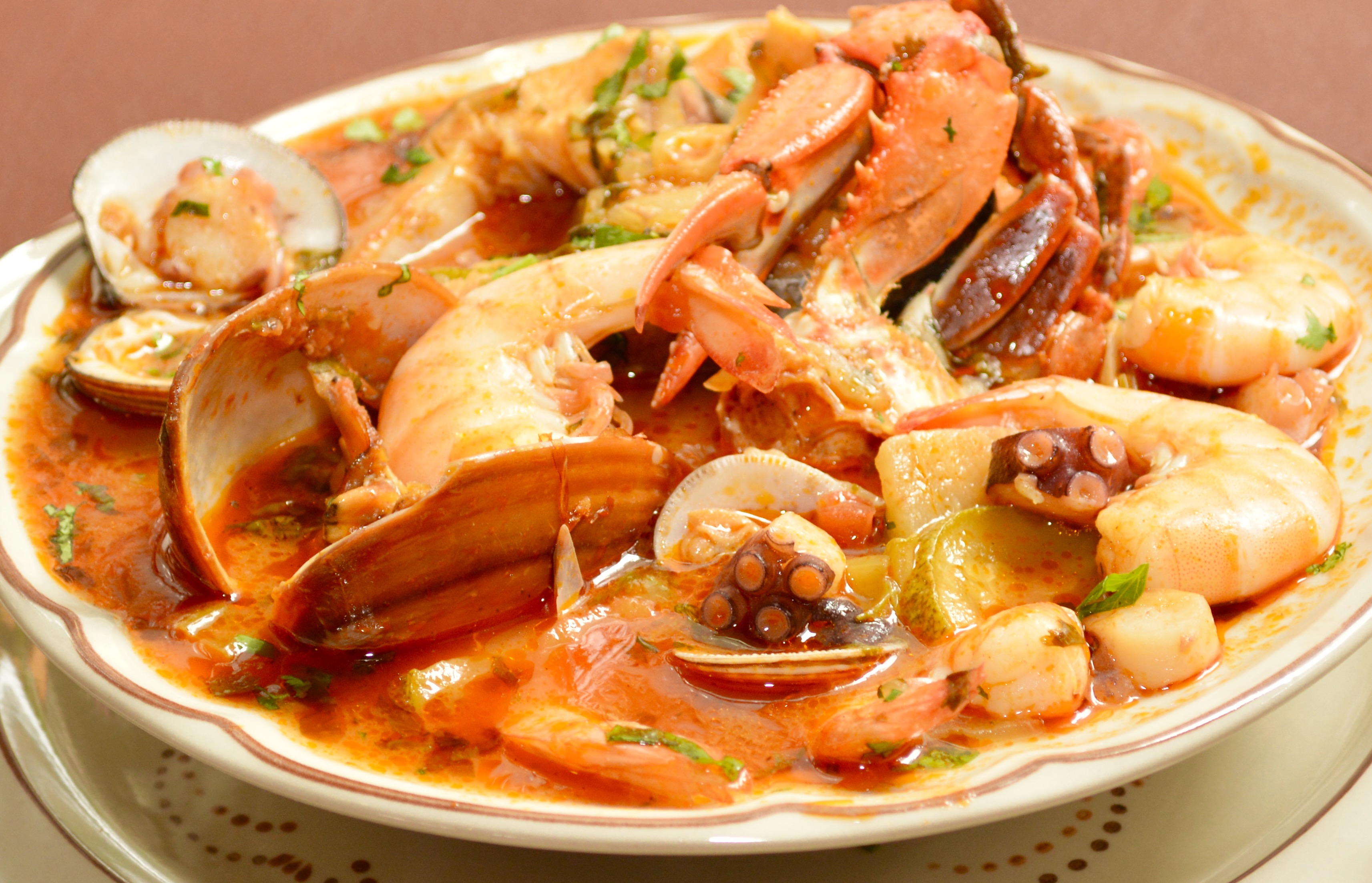 La cascada restaurant & sports bar image 2