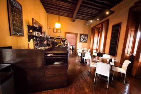 Lusso Cafe image 1