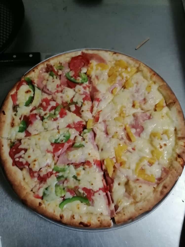 Rodeo cruzeli's Pizza image 7