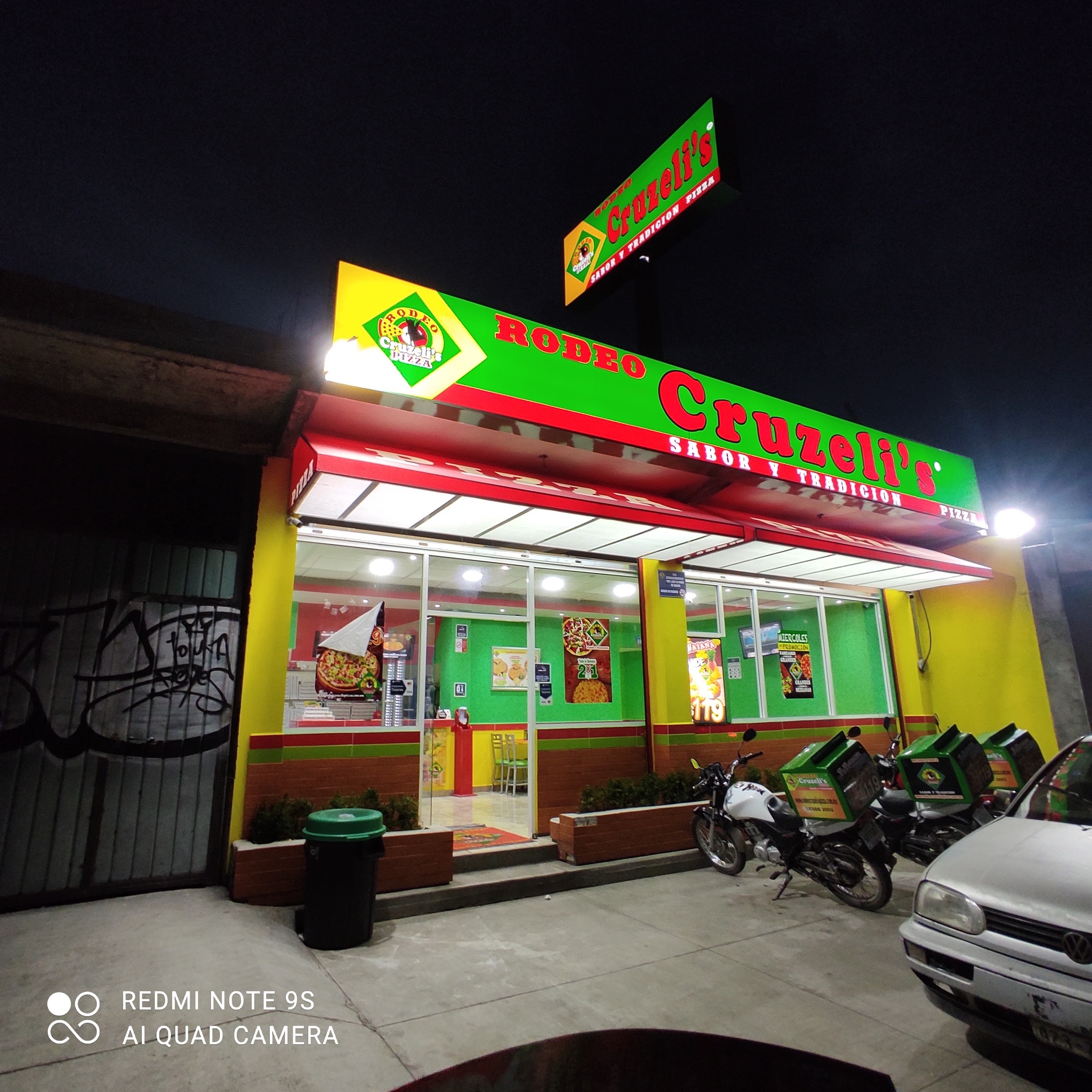 Rodeo cruzeli's Pizza image 9