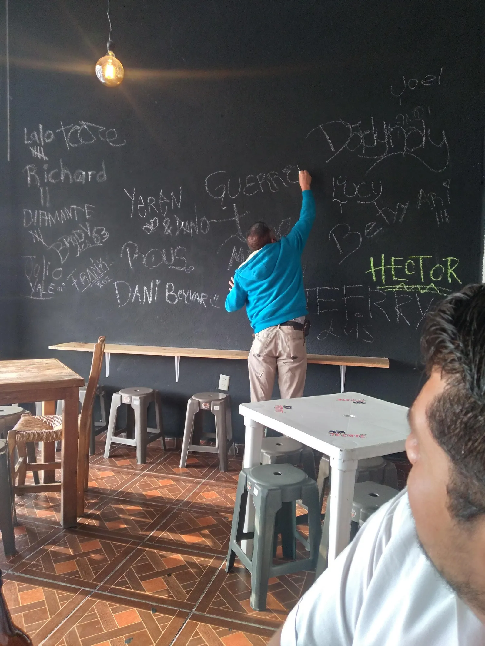 HC BAR image 3