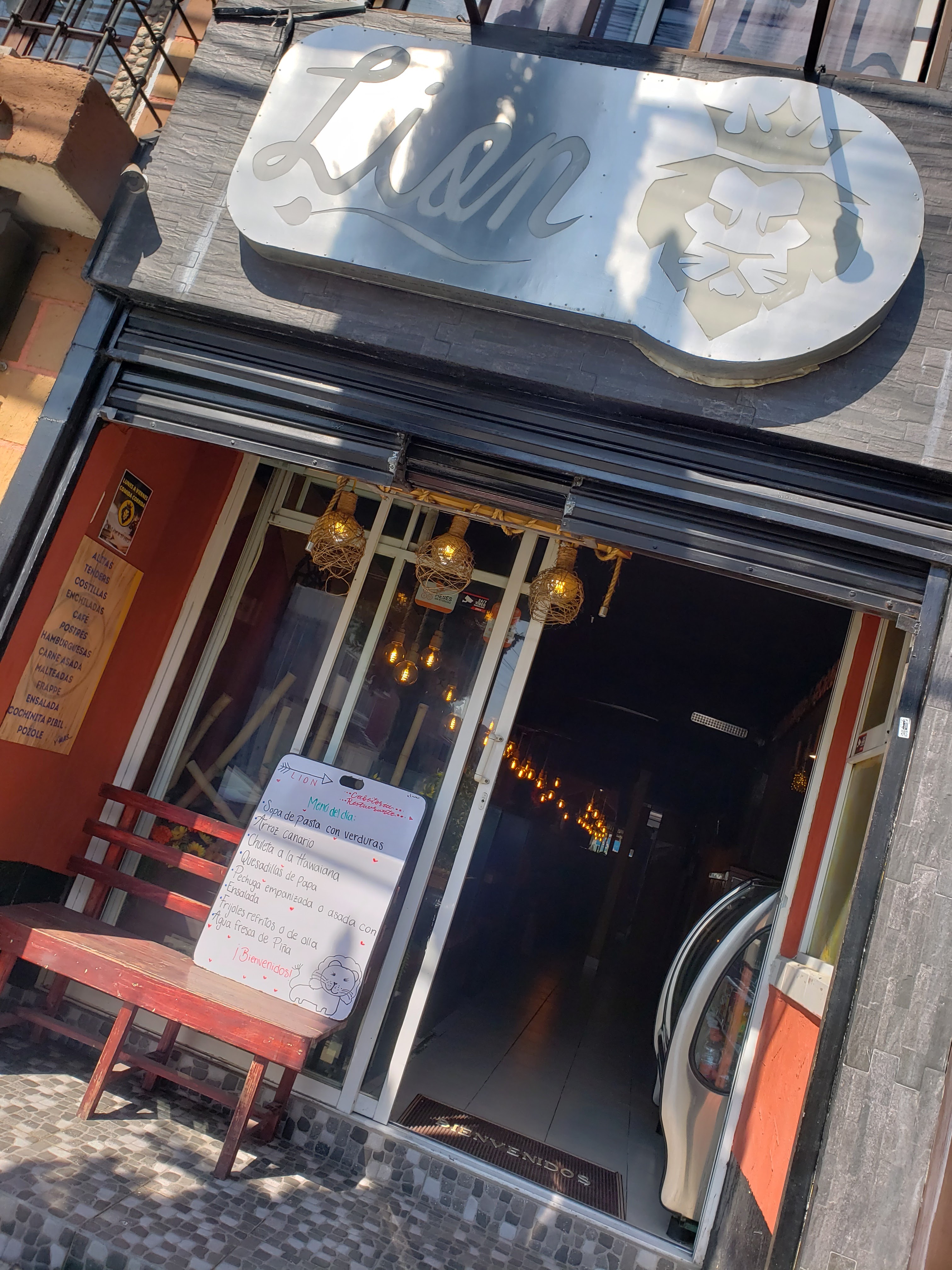 Lion Restaurante Cafetería image 10