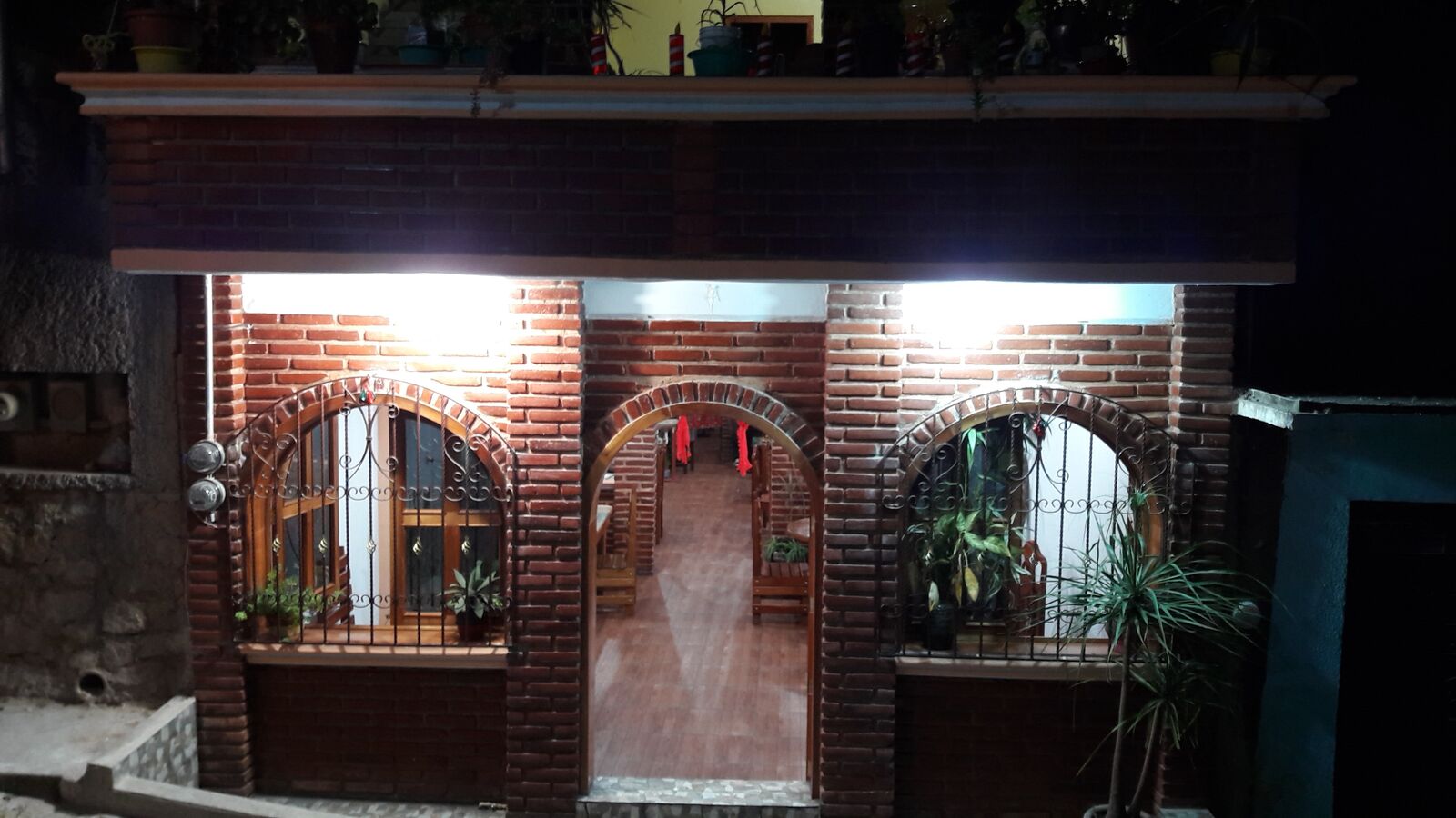 PIZZERIA BURGER WORLD image 1
