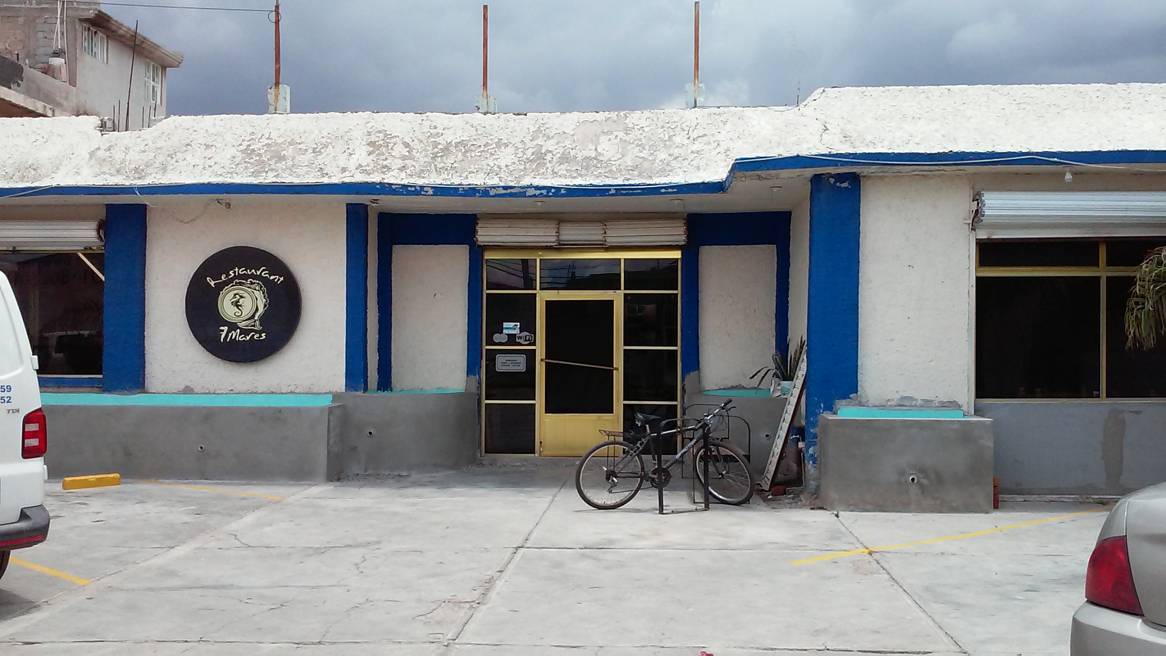 7 Mares Restaurant image 1