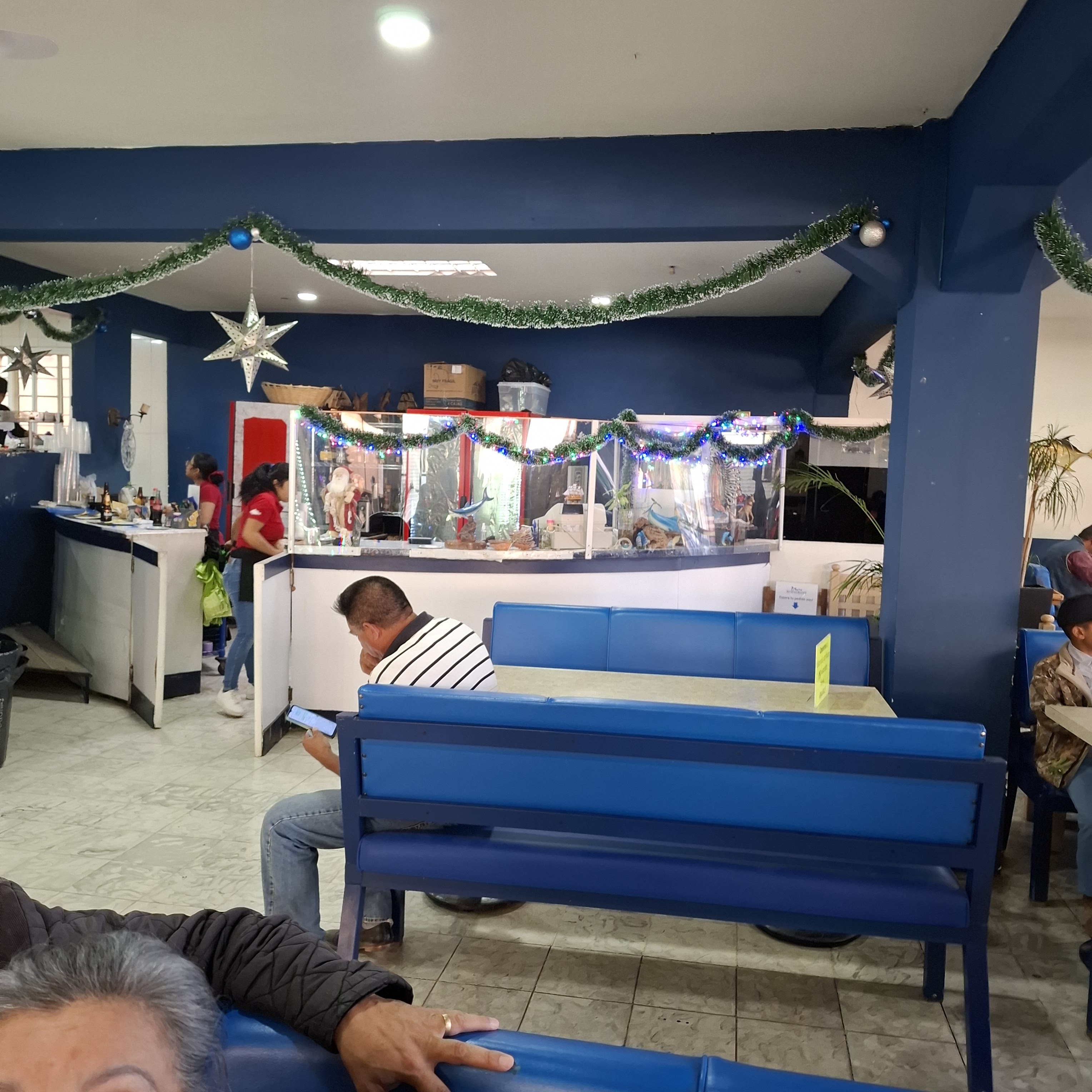 7 Mares Restaurant image 3