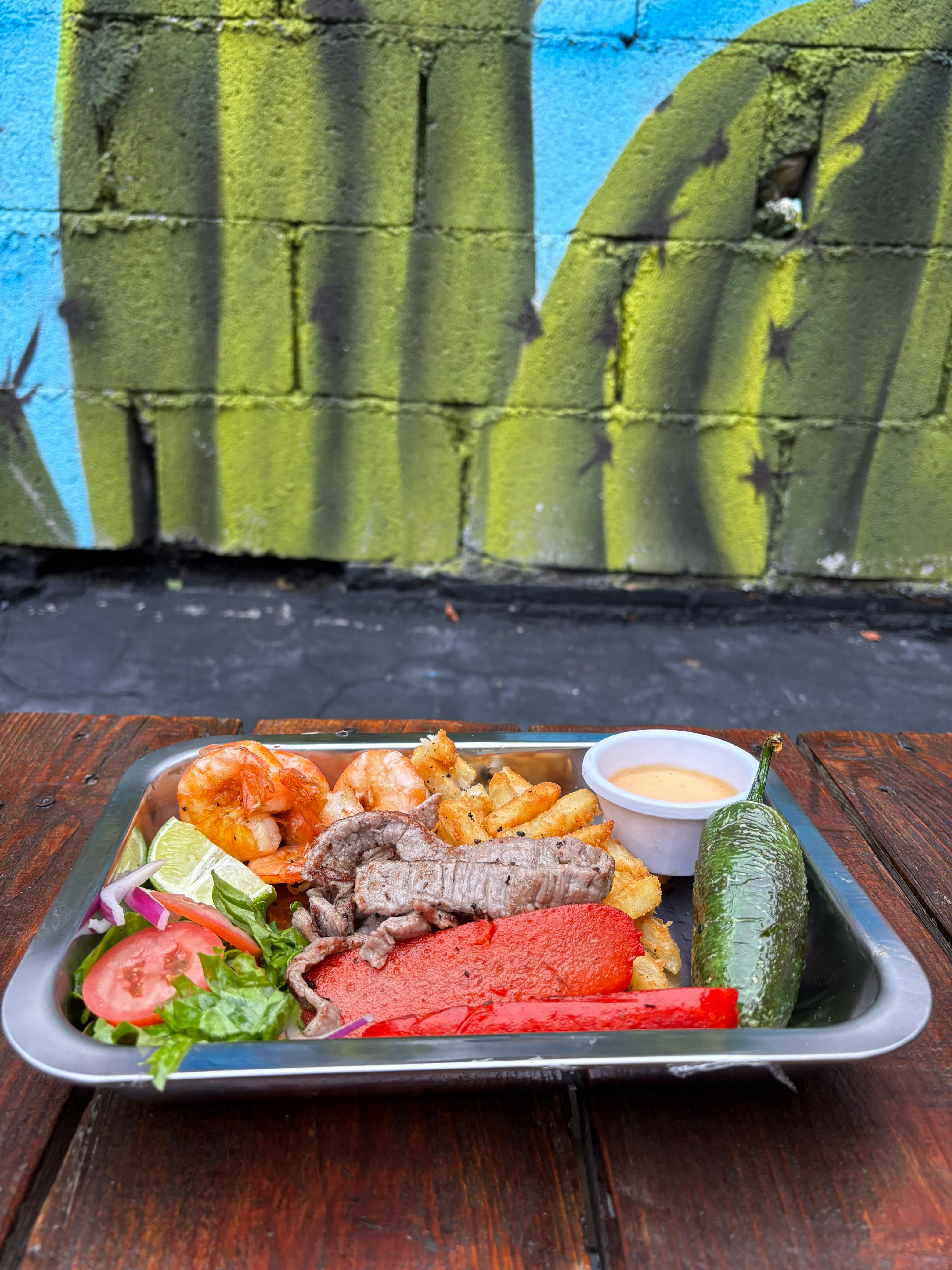 Monarca Restaurante Bar image 9