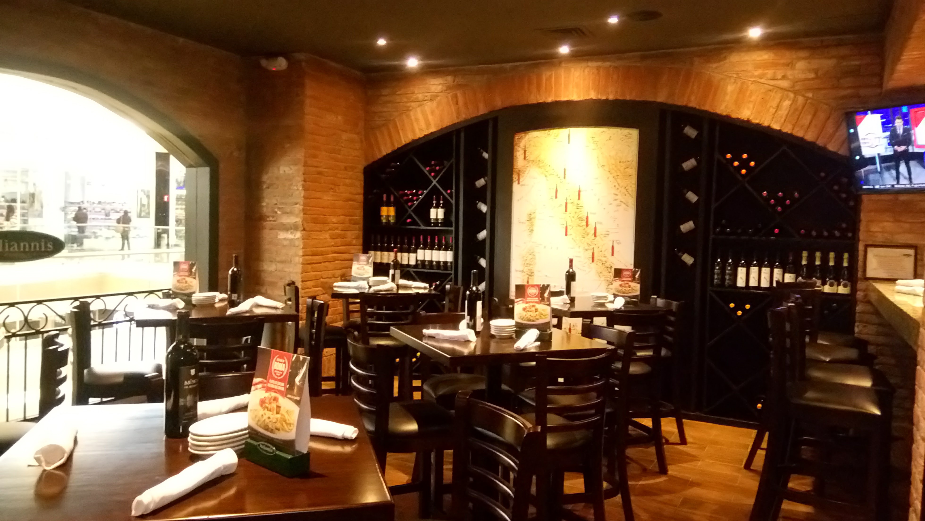 Italianni's Galerías Zacatecas image 1