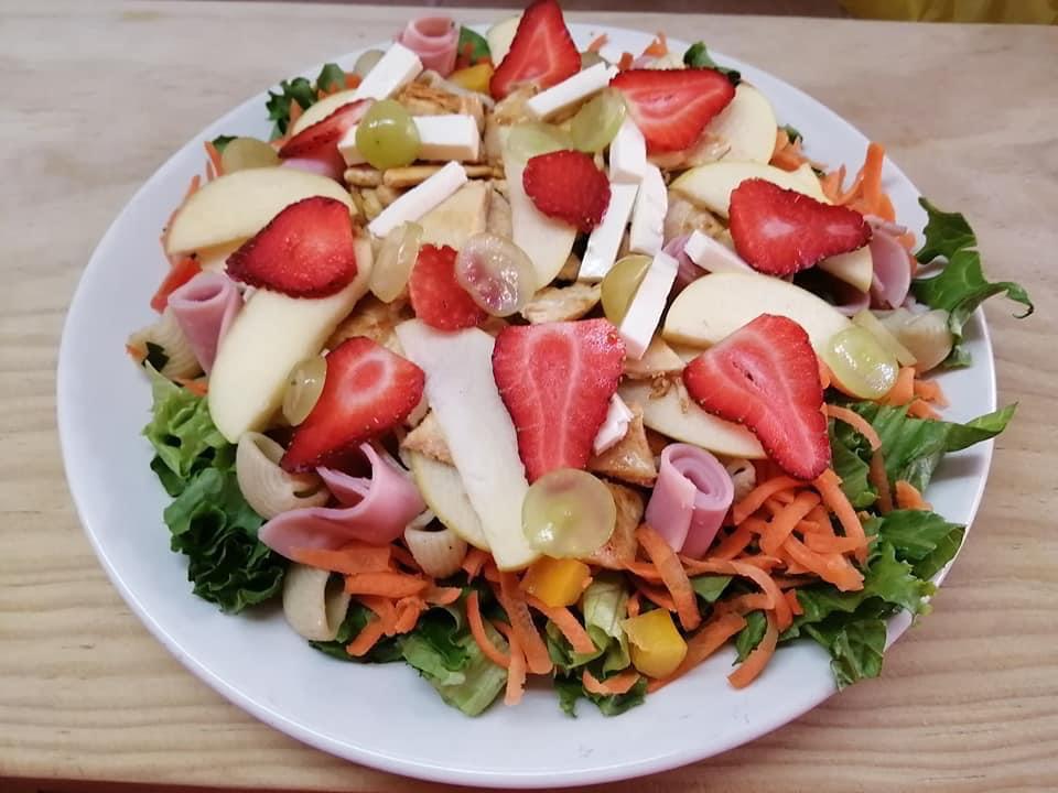 Jugos, Ensaladas y Antojitos INTER image 2