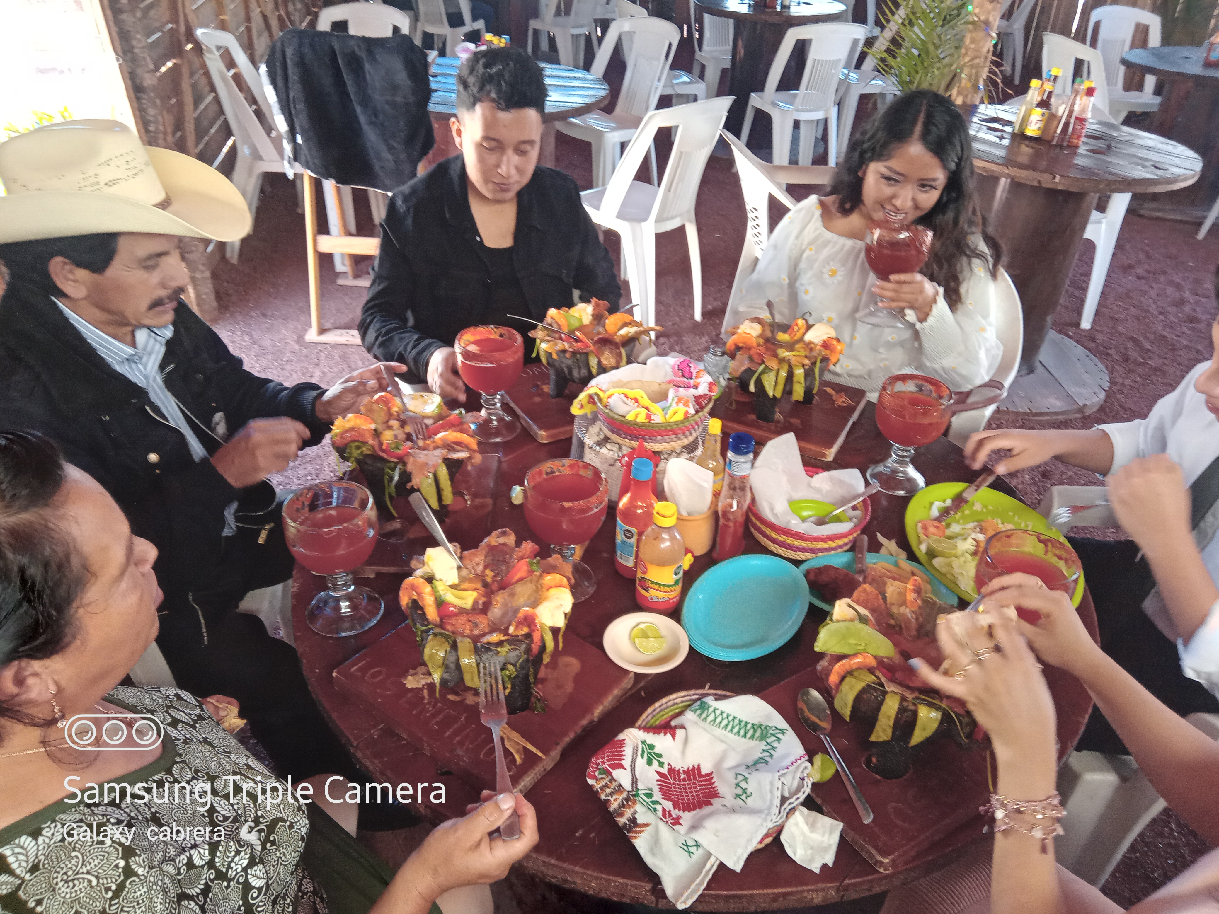 los Encinos asados & Mariscos Restaurante image 3