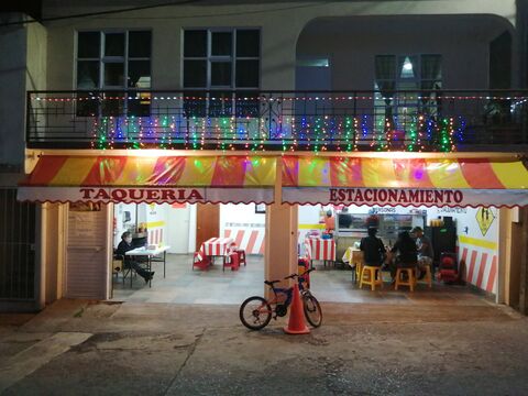 Estacionamiento Taquería image 3