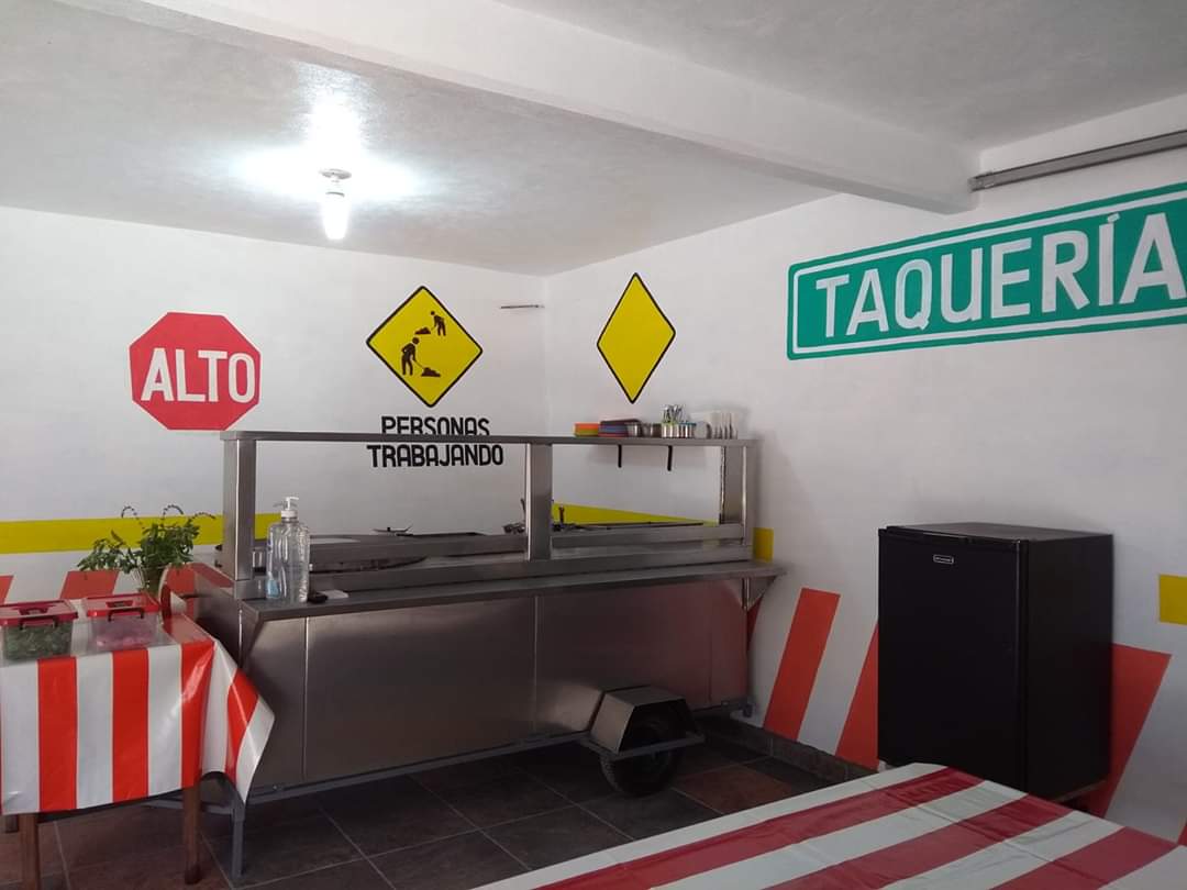 Estacionamiento Taquería image 10