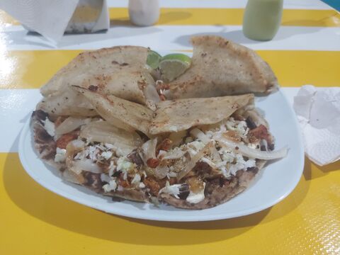 El Paso De Las Bellas [Taquería] image 4