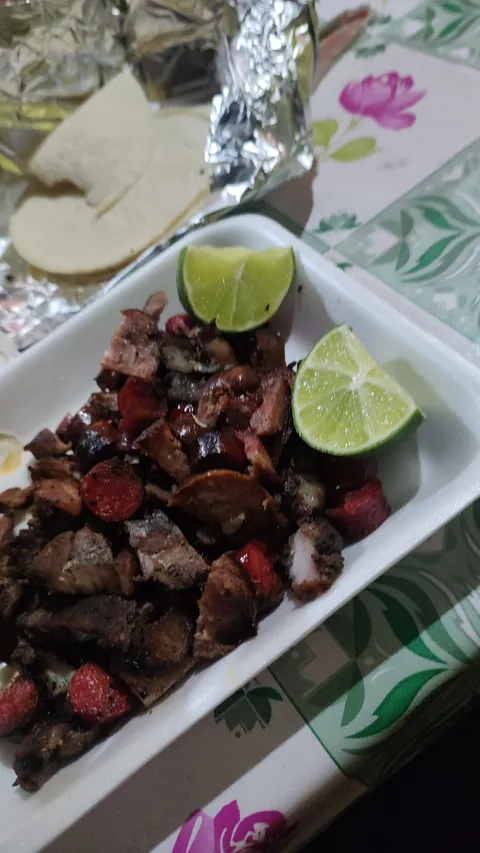 El Paso De Las Bellas [Taquería] image 5