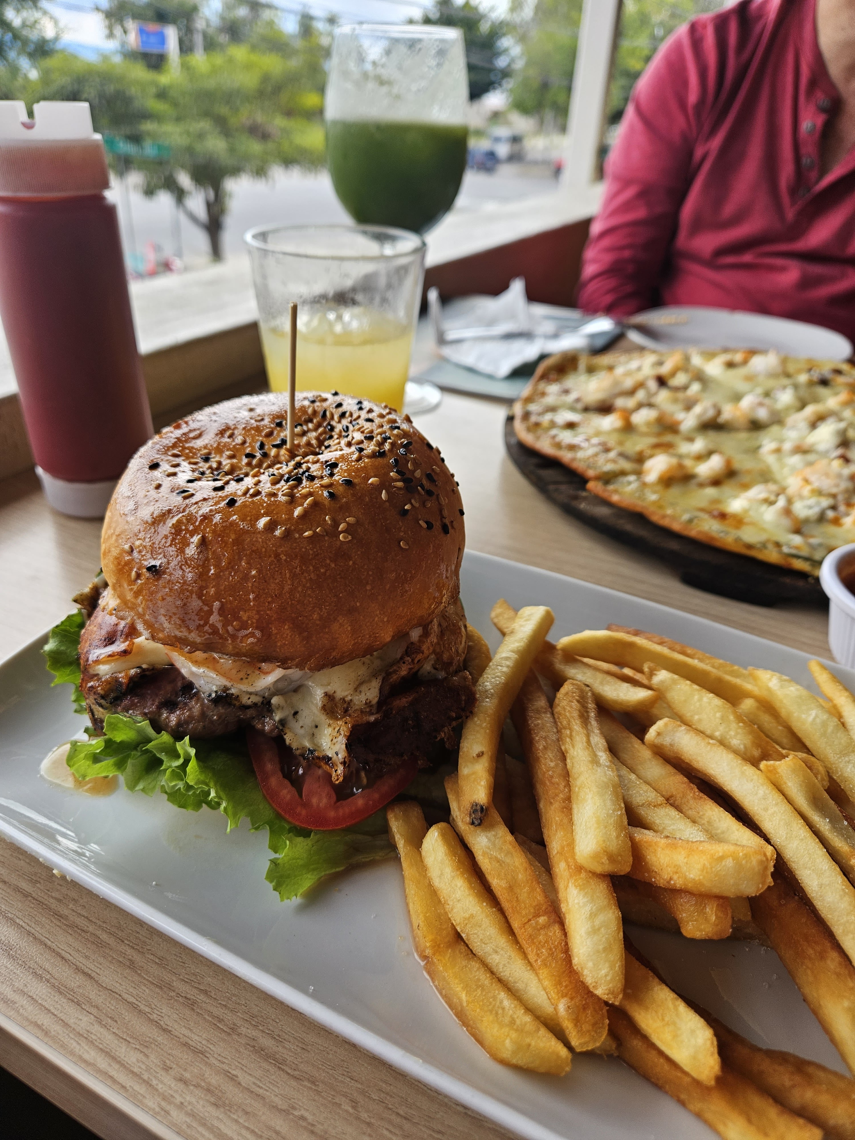 Letra CH Restaurante image 5