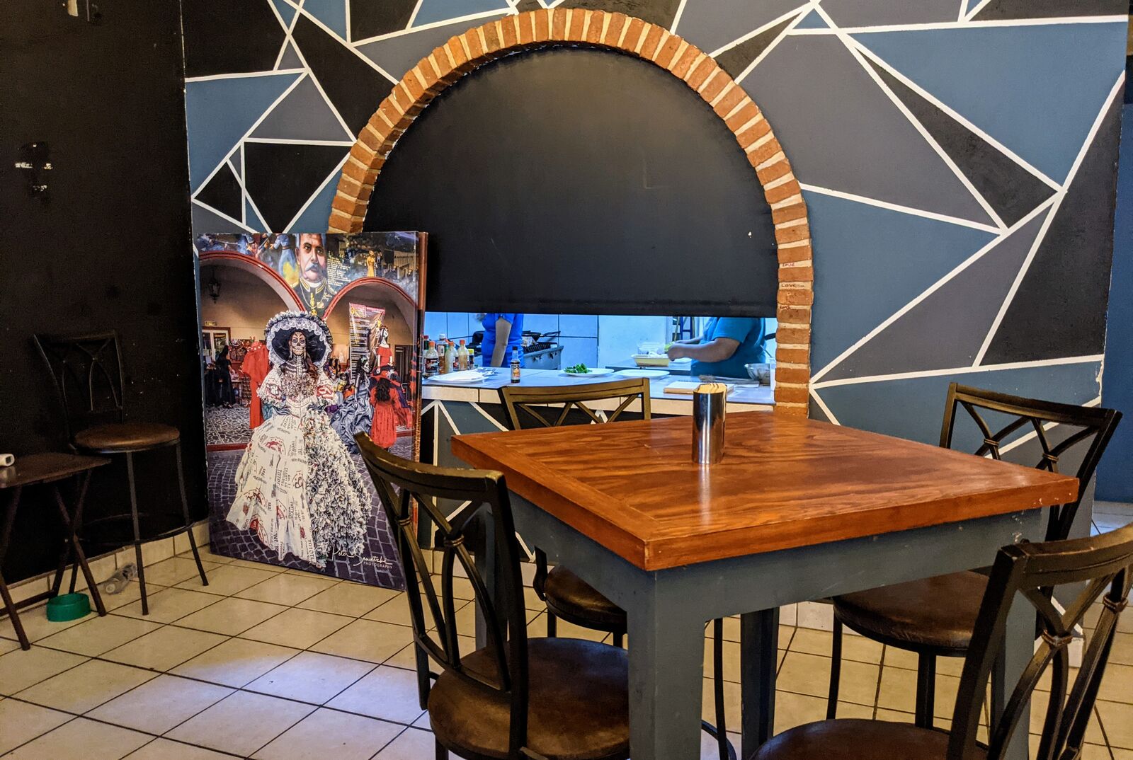 Jorge's Place- Restaurant and Bar image 1
