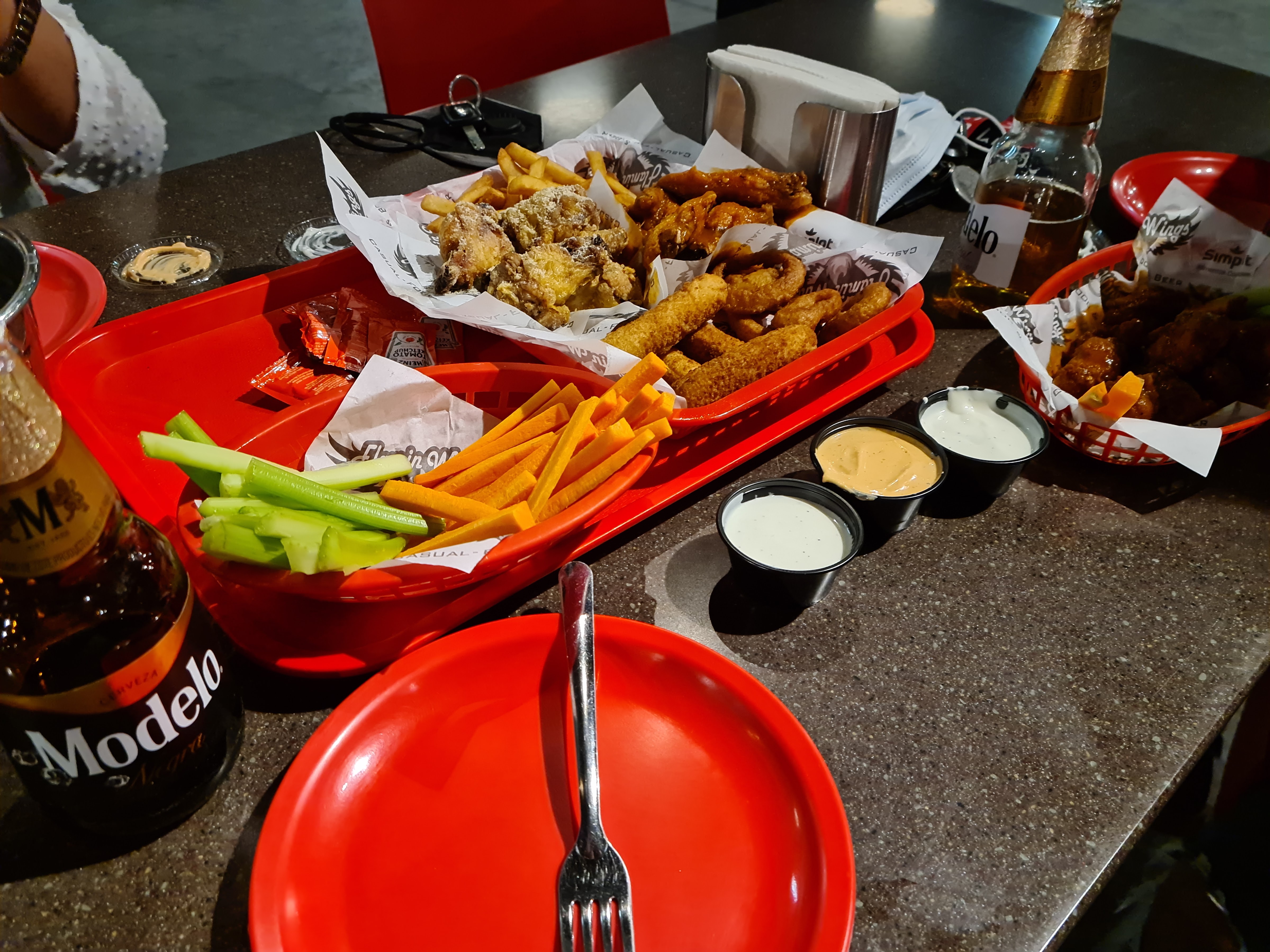 Flamin wings Plaza Delta image 2