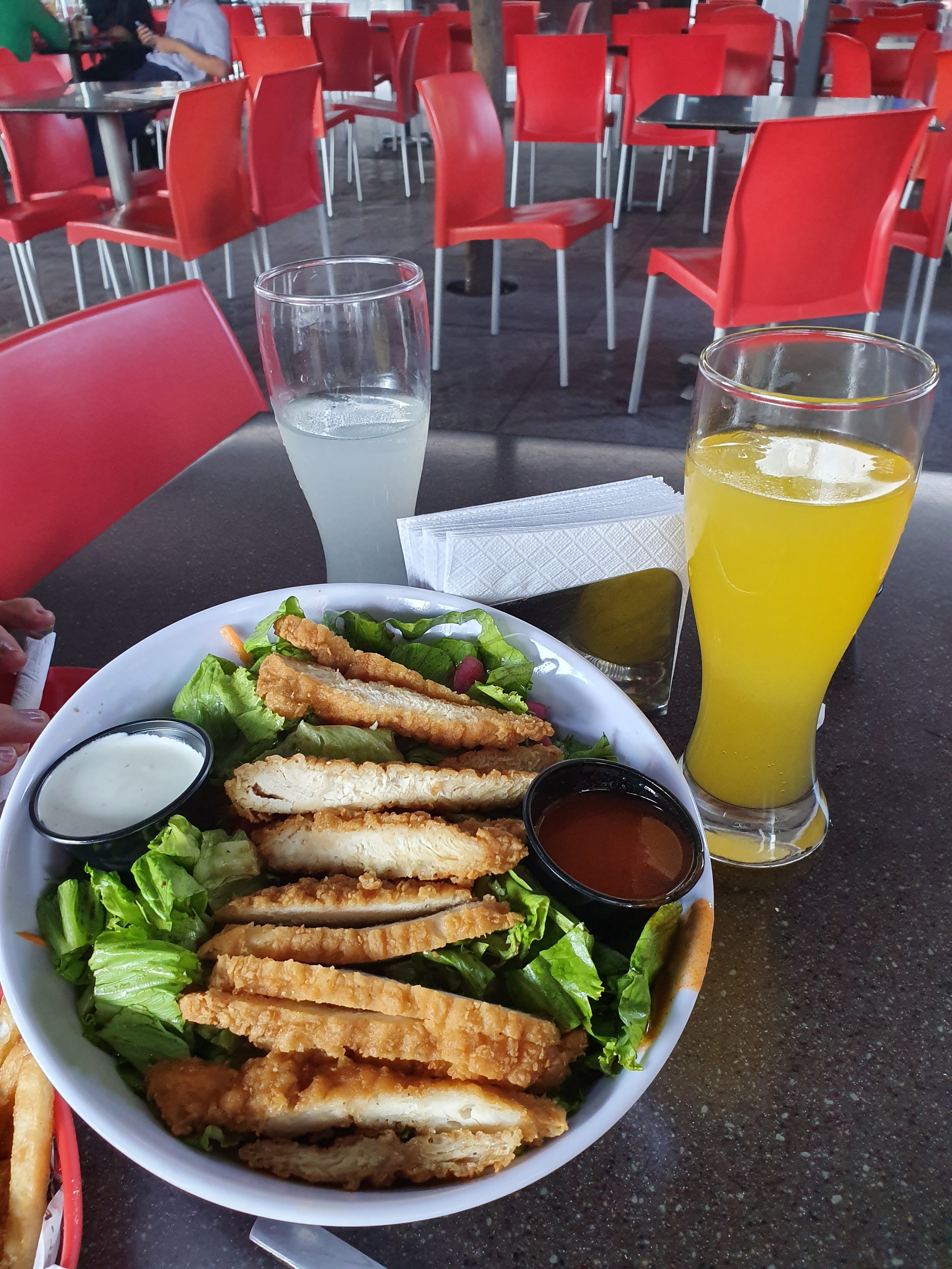 Flamin wings Plaza Delta image 9