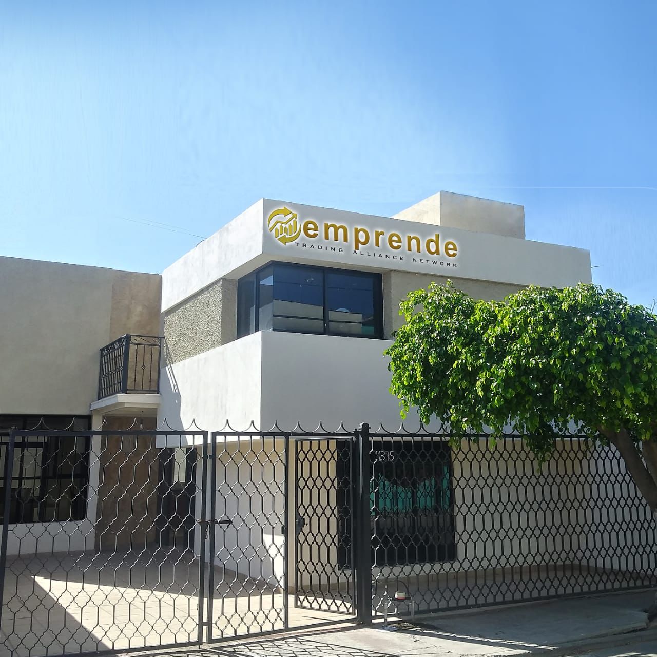 Chatos Grill Restaurante Bar image 5