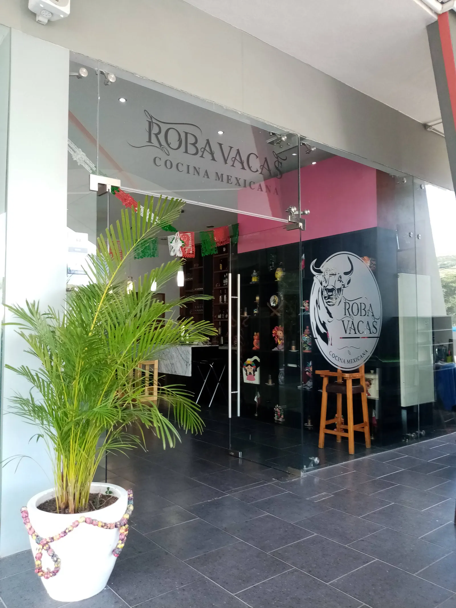 RobaVacas Cocina Mexicana image 7