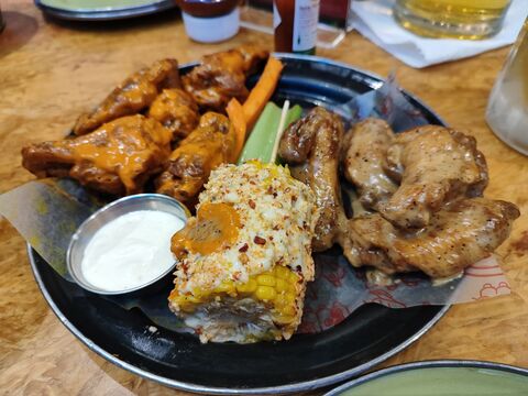 Las Alitas image 4