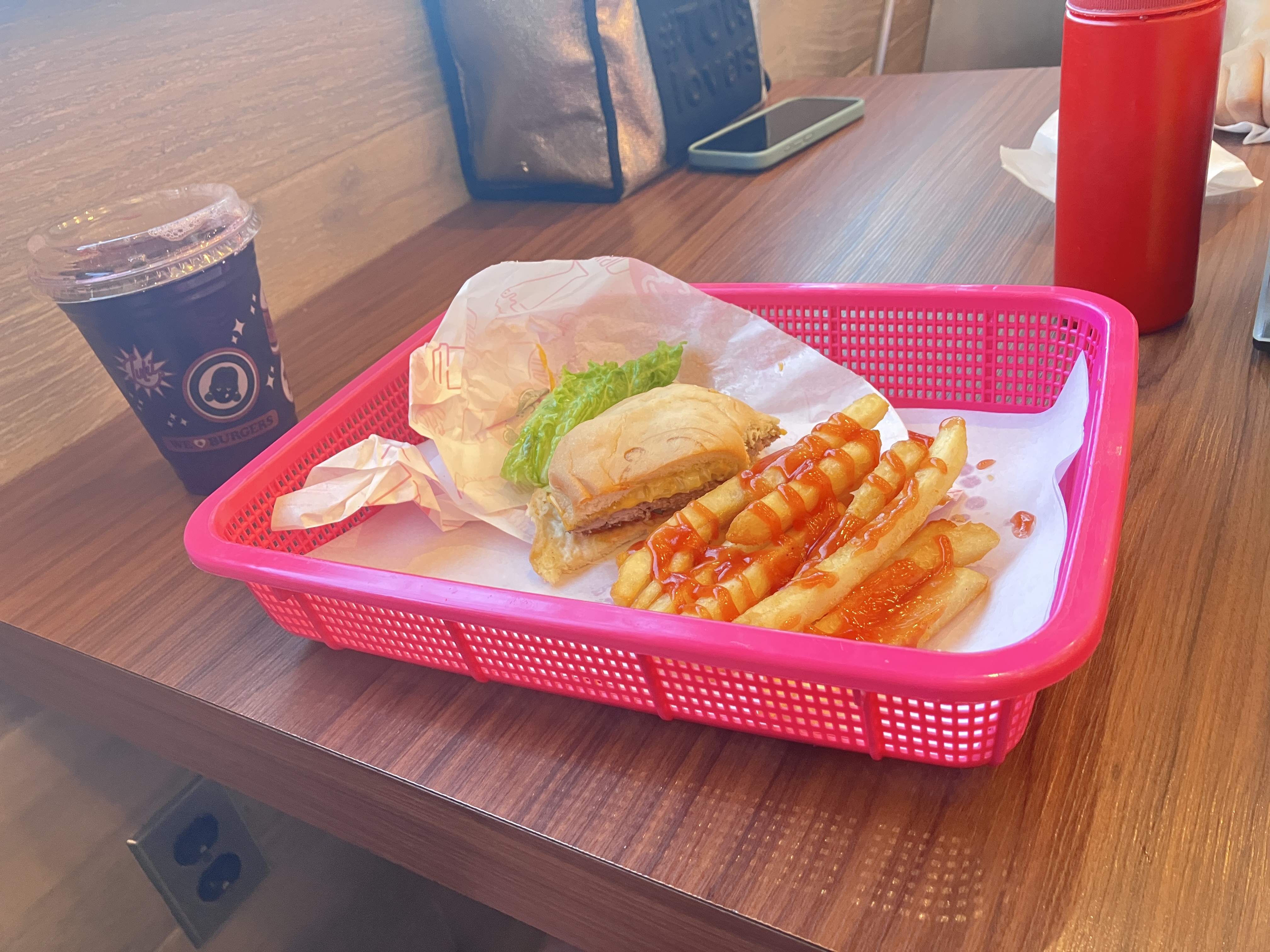 Lulú Burgers image 2