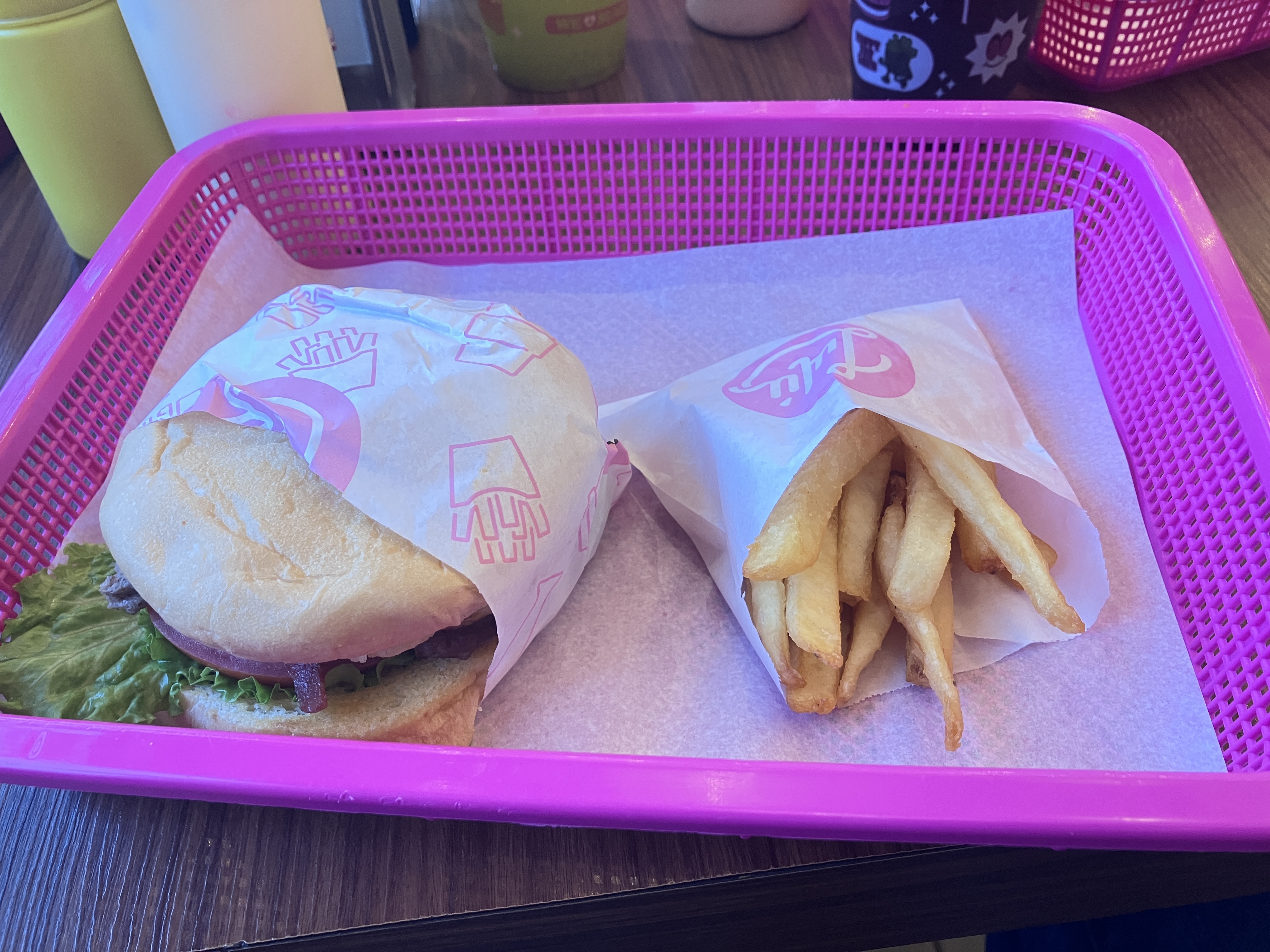 Lulú Burgers image 3