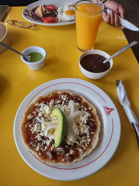 Pollo Feliz image 2