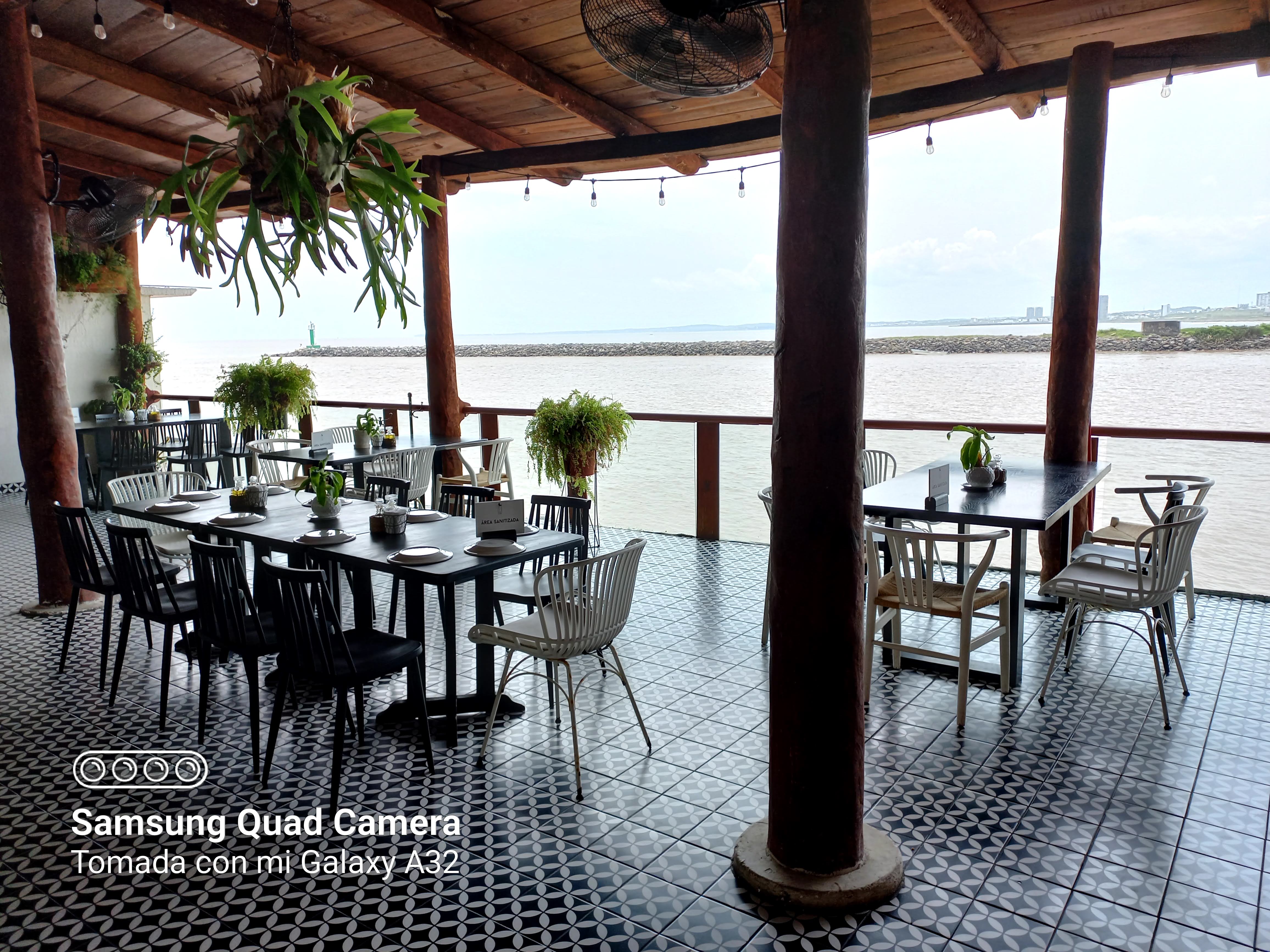 La Luna Sul Mare image 1