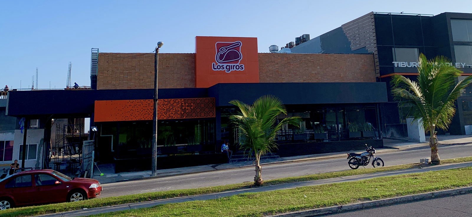 Los Giros Riviera image 1