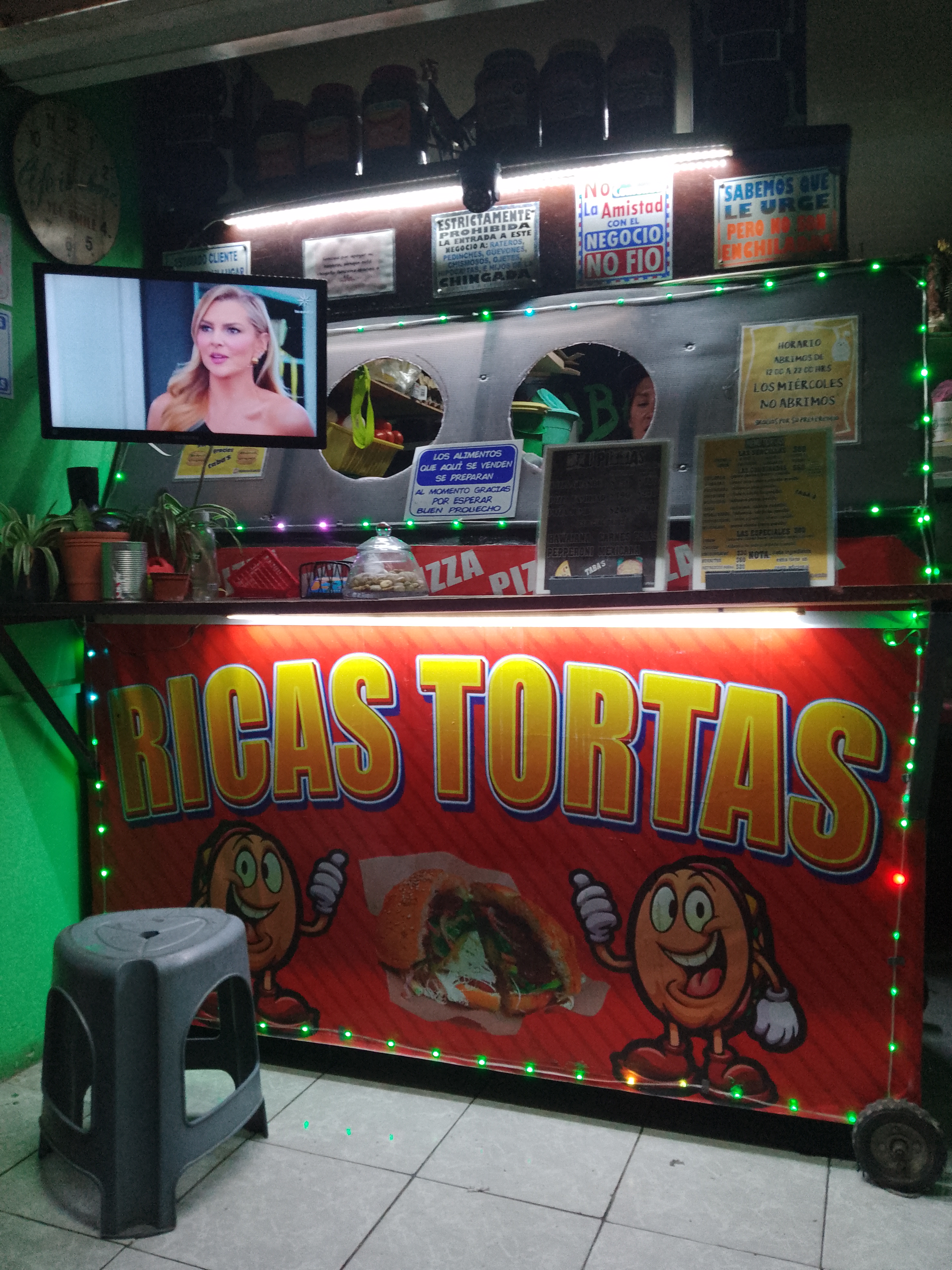 TORTAS & PIZZAS TABA'S image 1