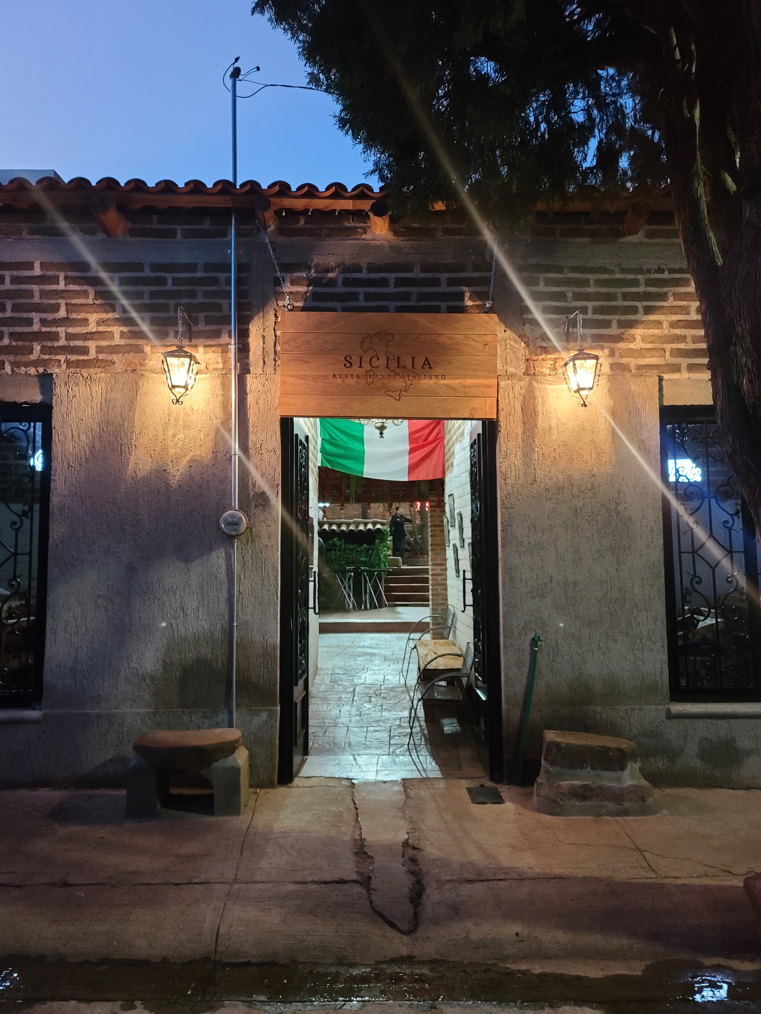 Sicilia Restaurant image 1