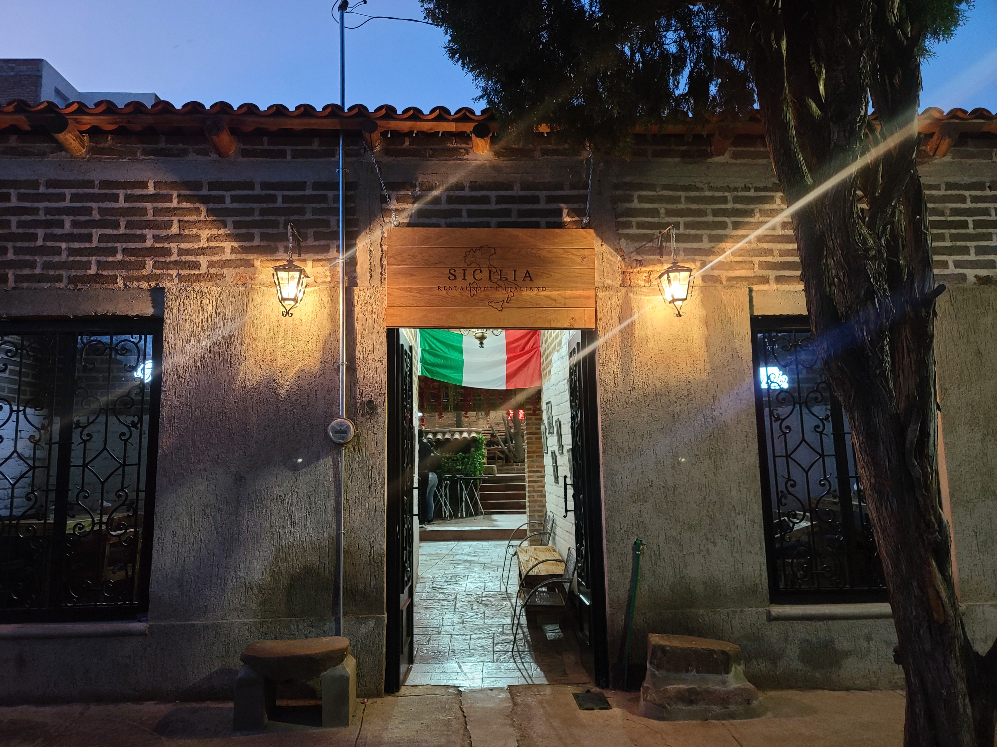 Sicilia Restaurant image 6