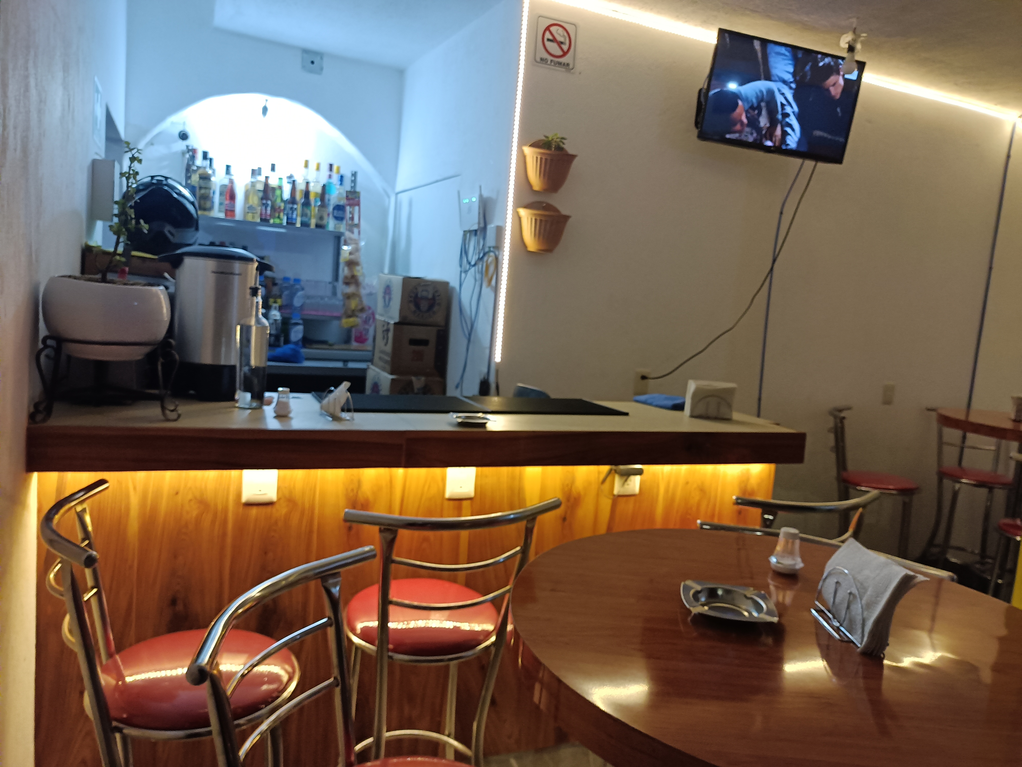 Centro Botanero Bar M Trac image 2