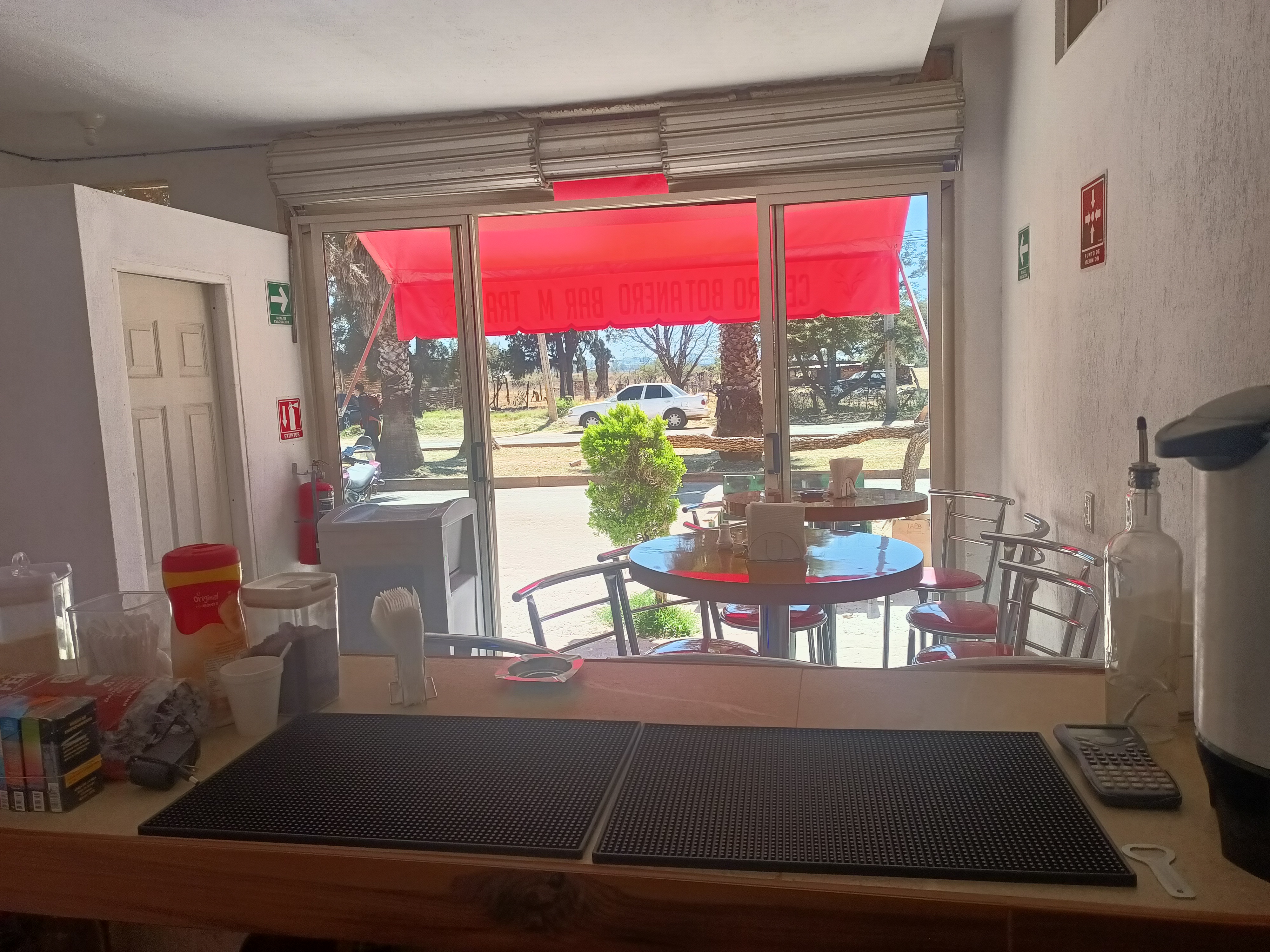 Centro Botanero Bar M Trac image 6