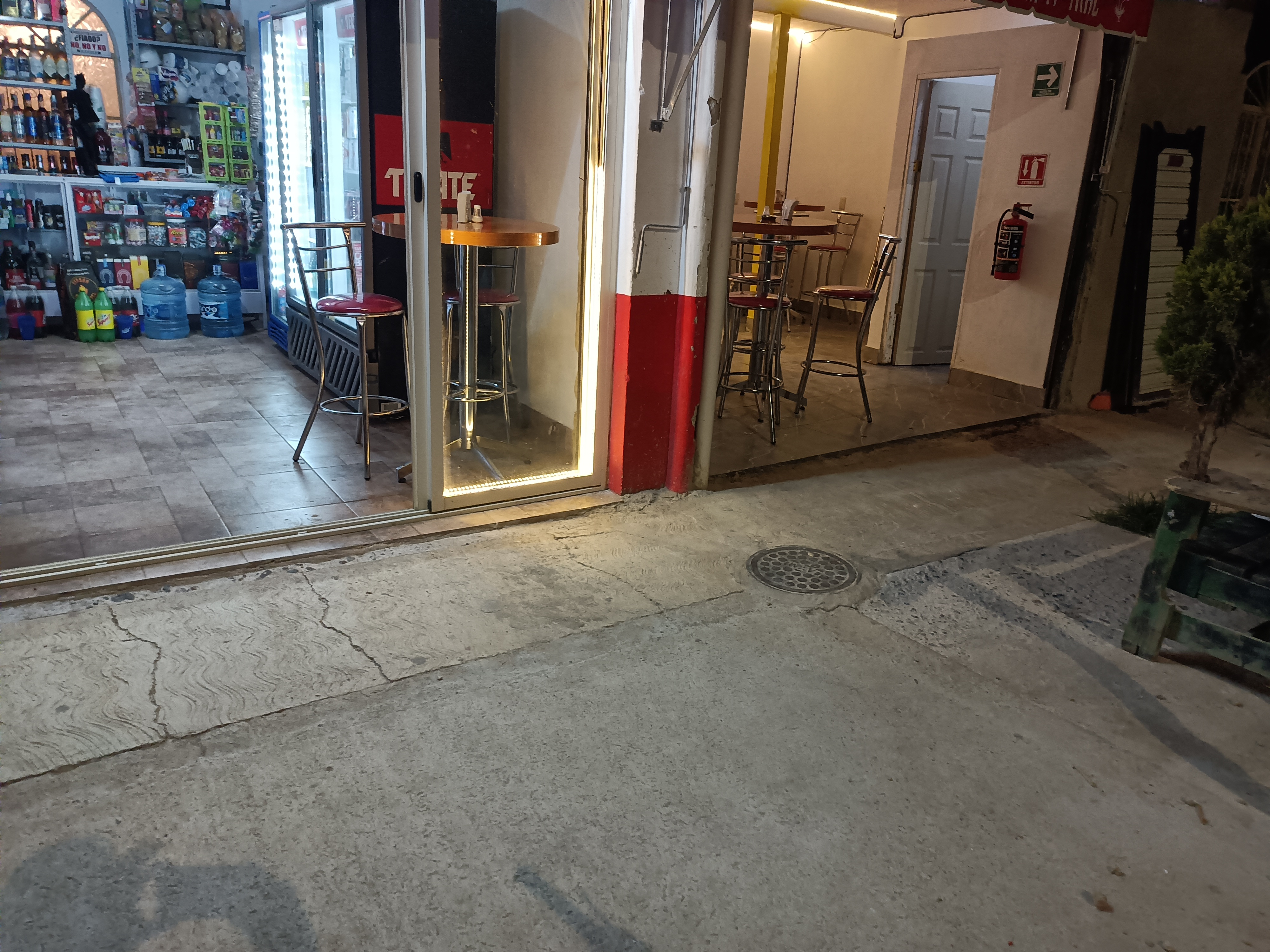 Centro Botanero Bar M Trac image 9