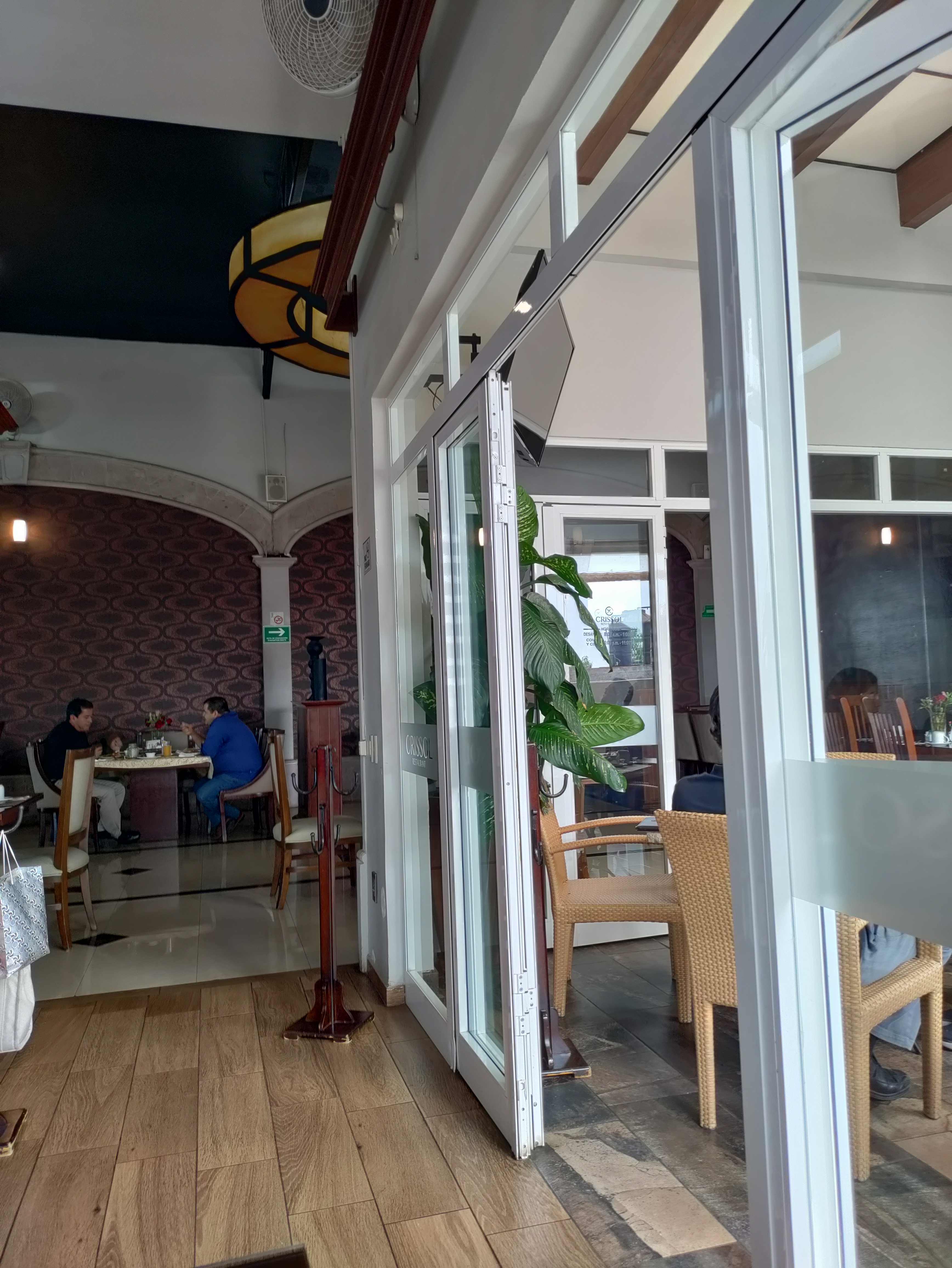 Crissol Restaurant image 7