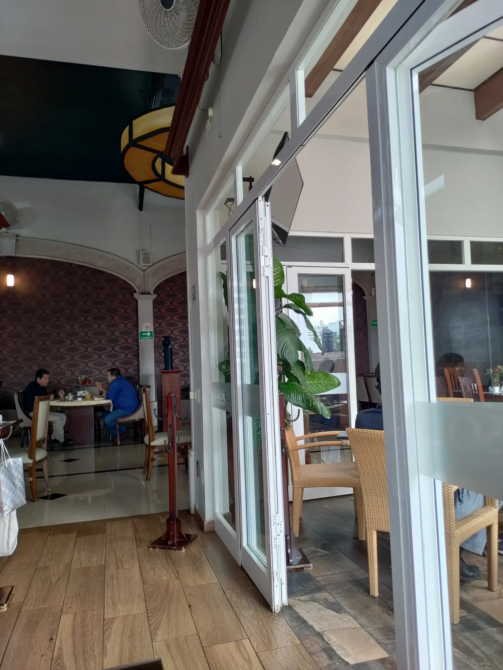 Crissol Restaurant image 7
