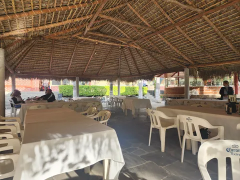 Oasis Restaurant image 4