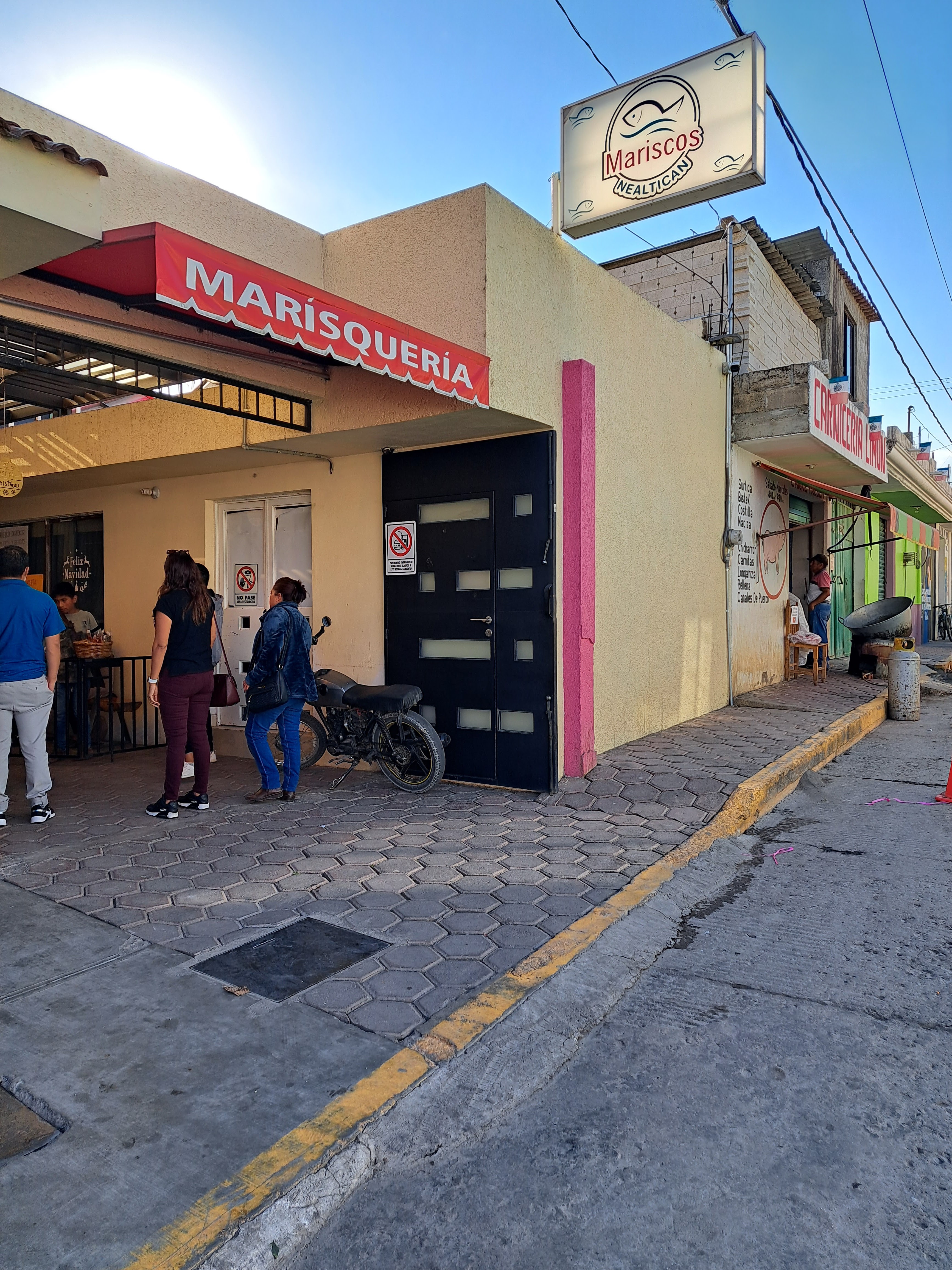 Restaurante Mariscos nealtican image 1
