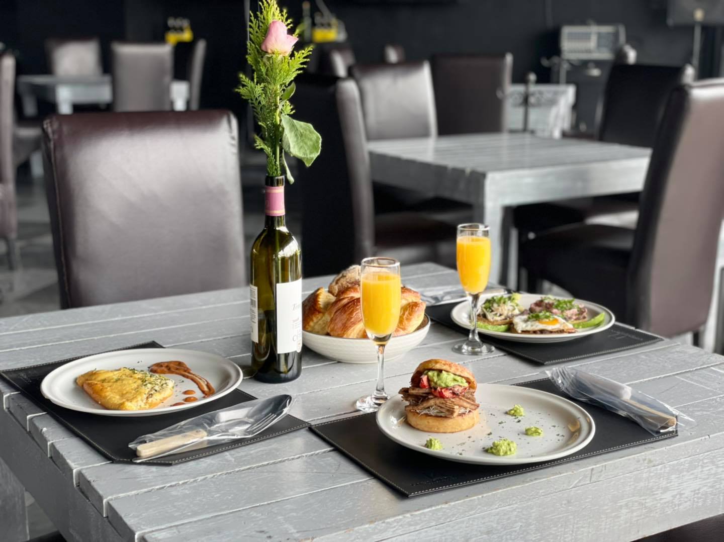 Las Espadas Del Lago image 2