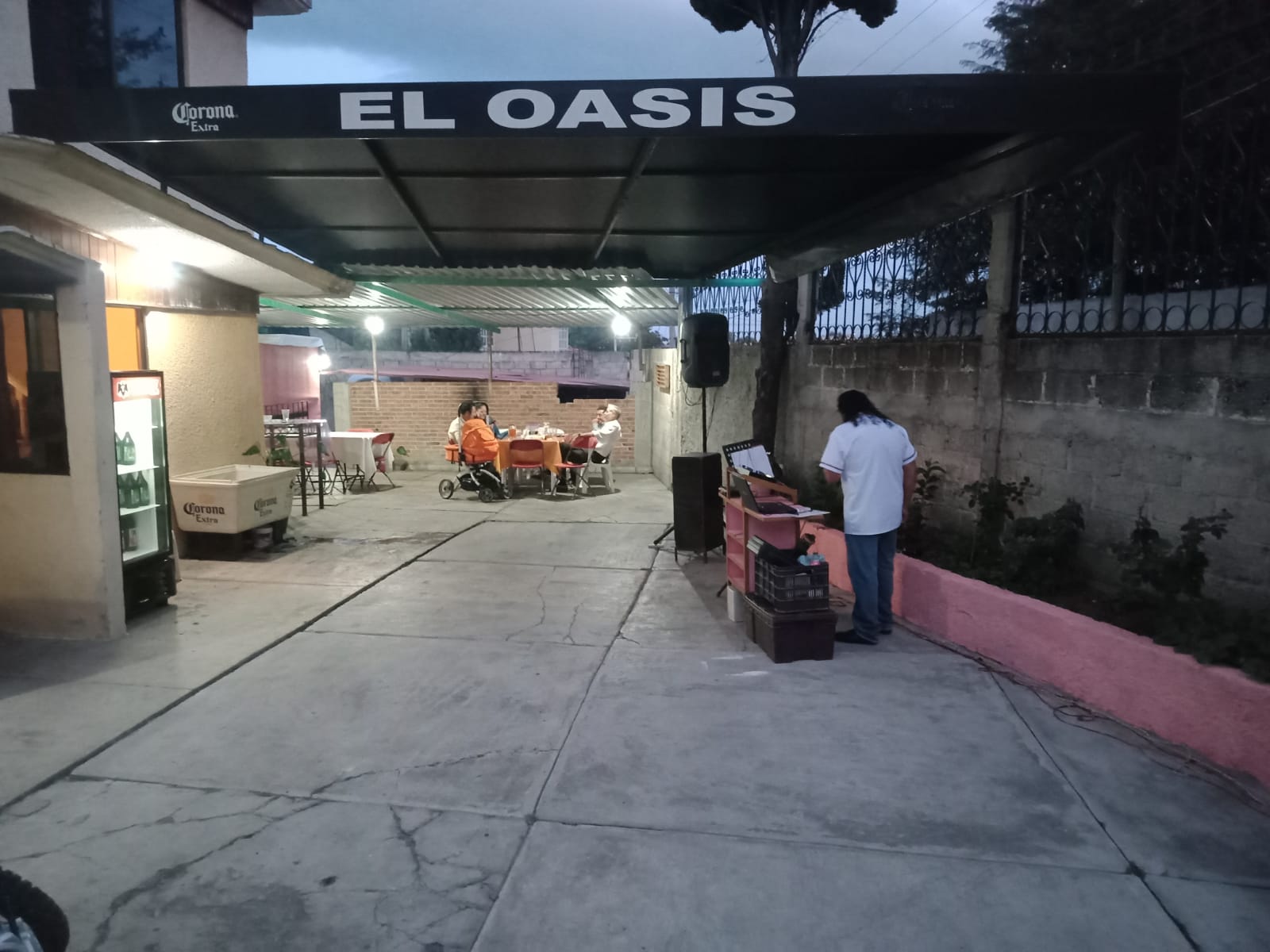 "Oasis" restaurante image 6