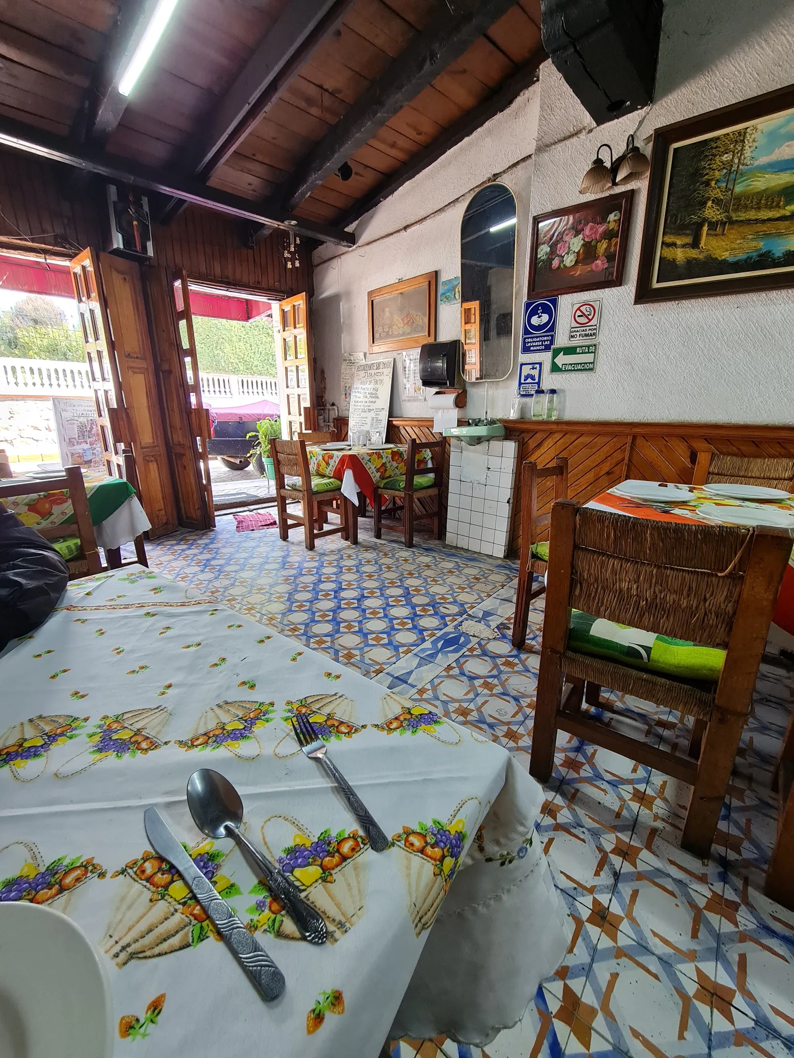 Restaurante Bar Juanita la casa del buen comer fundado en 1946. Experiencia que nos respalda. image 10