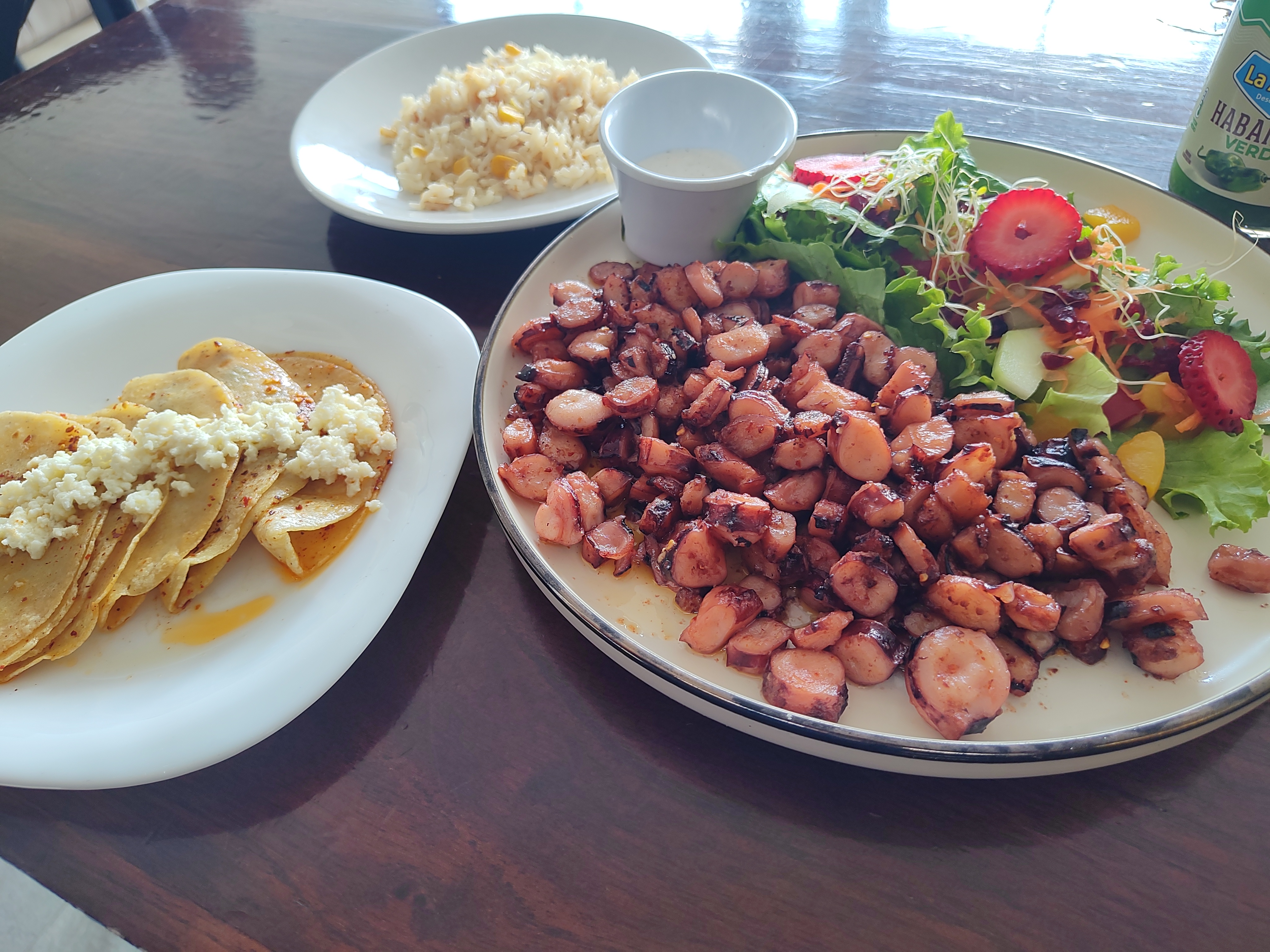 RESTAURANT TUTUNAKU image 9