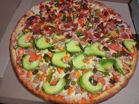 Pizzería más chesse image 2